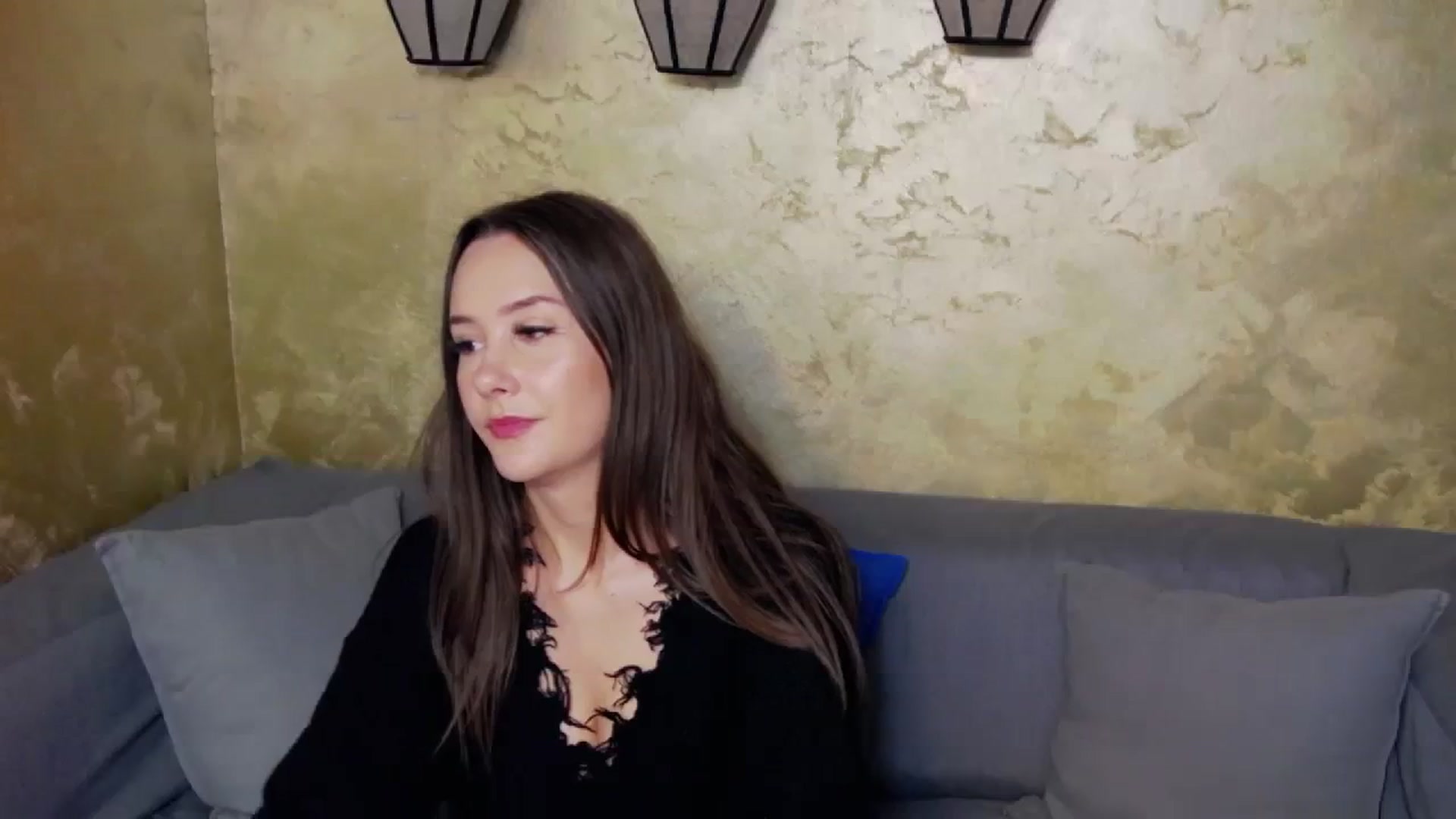 Gallery image thumbnail from Radiance's myfreecams stream on, 11/13/2023, 15:37 image 15 of 20