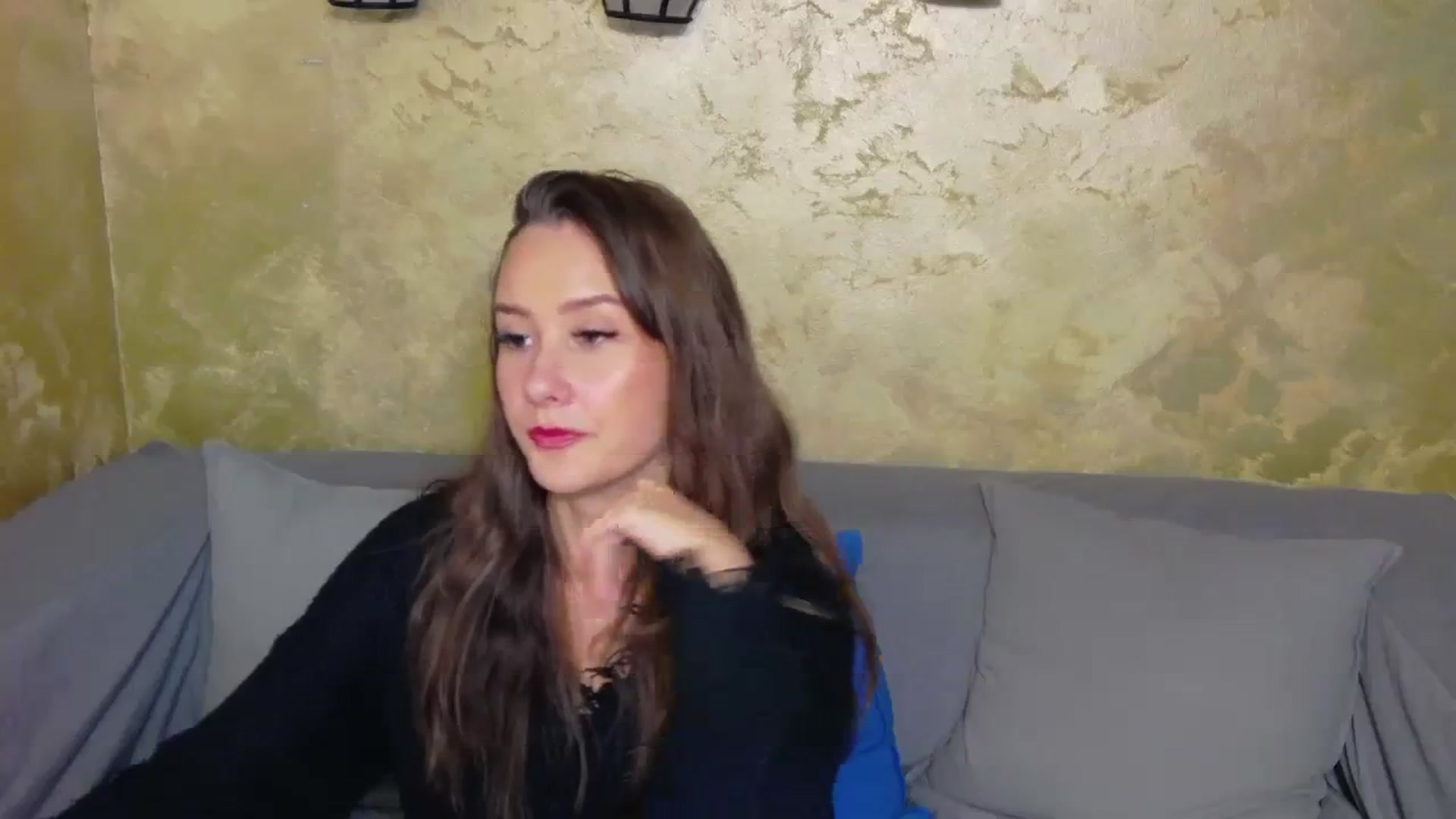 Gallery image thumbnail from Radiance's myfreecams stream on, 11/21/2023, 19:03 image 18 of 20