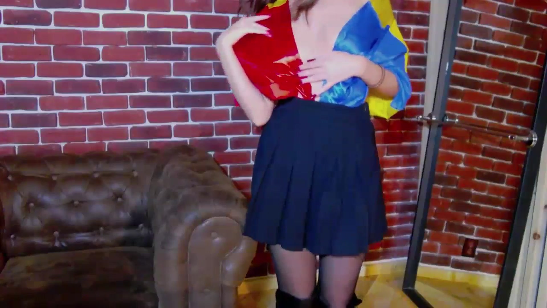 Gallery image thumbnail from Radiance's myfreecams stream on, 12/01/2023, 20:43 image 3 of 20