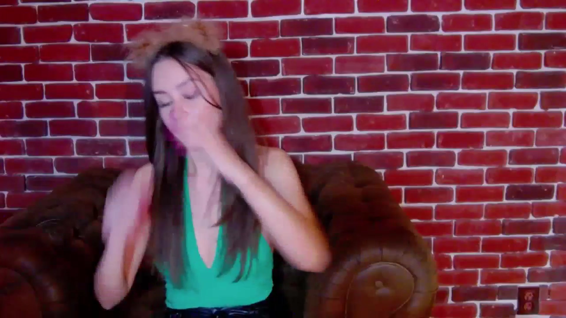 Gallery image thumbnail from Radiance's myfreecams stream on, 12/03/2023, 19:42 image 2 of 20