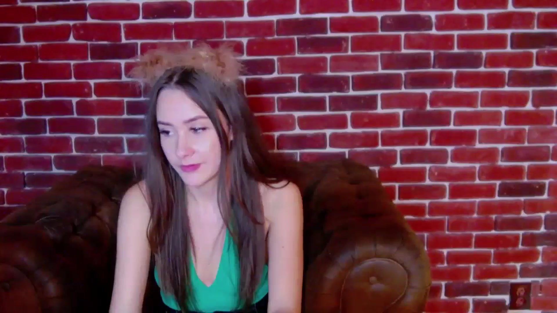 Gallery image thumbnail from Radiance's myfreecams stream on, 12/03/2023, 19:42 image 6 of 20