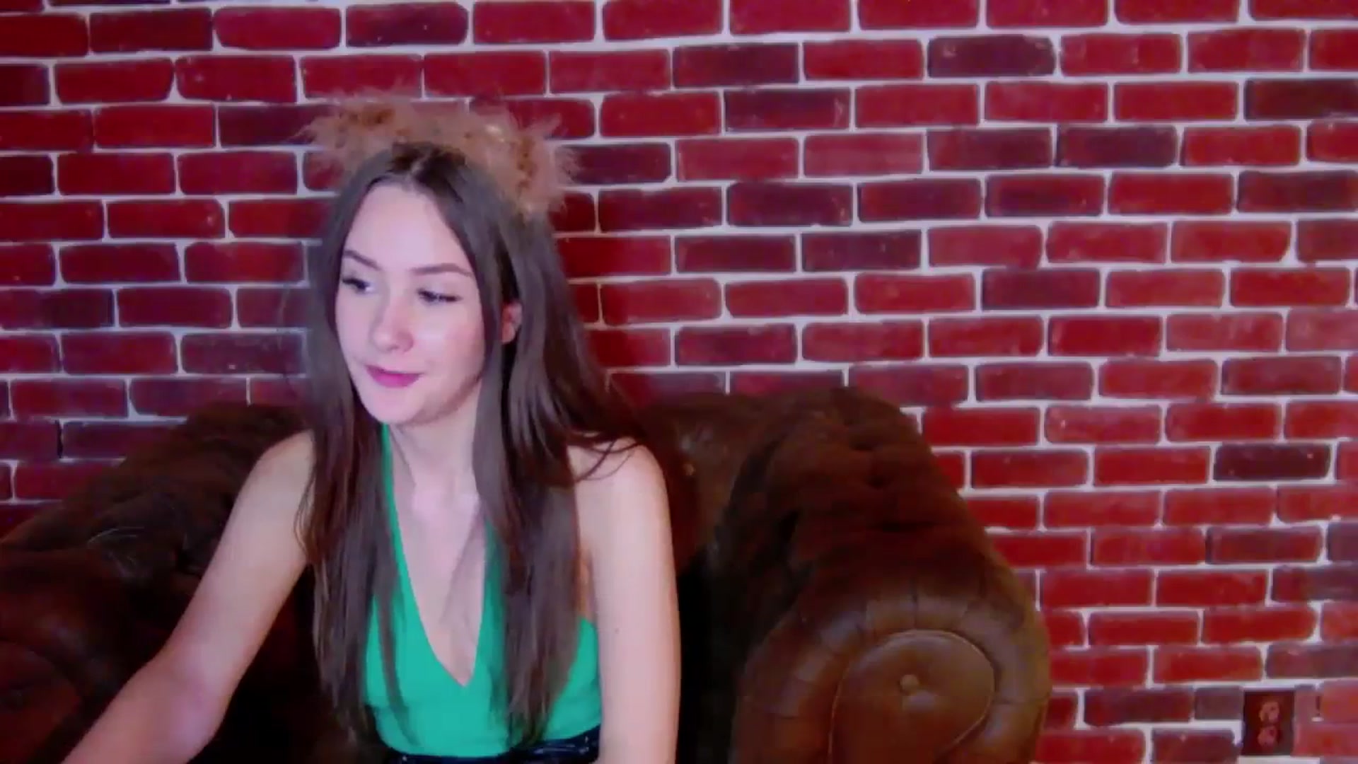 Gallery image thumbnail from Radiance's myfreecams stream on, 12/03/2023, 19:42 image 5 of 20