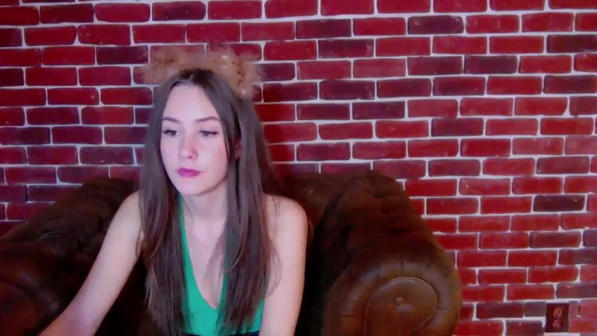 Gallery image thumbnail from Radiance's myfreecams stream on, 12/03/2023, 19:42 image 3 of 20