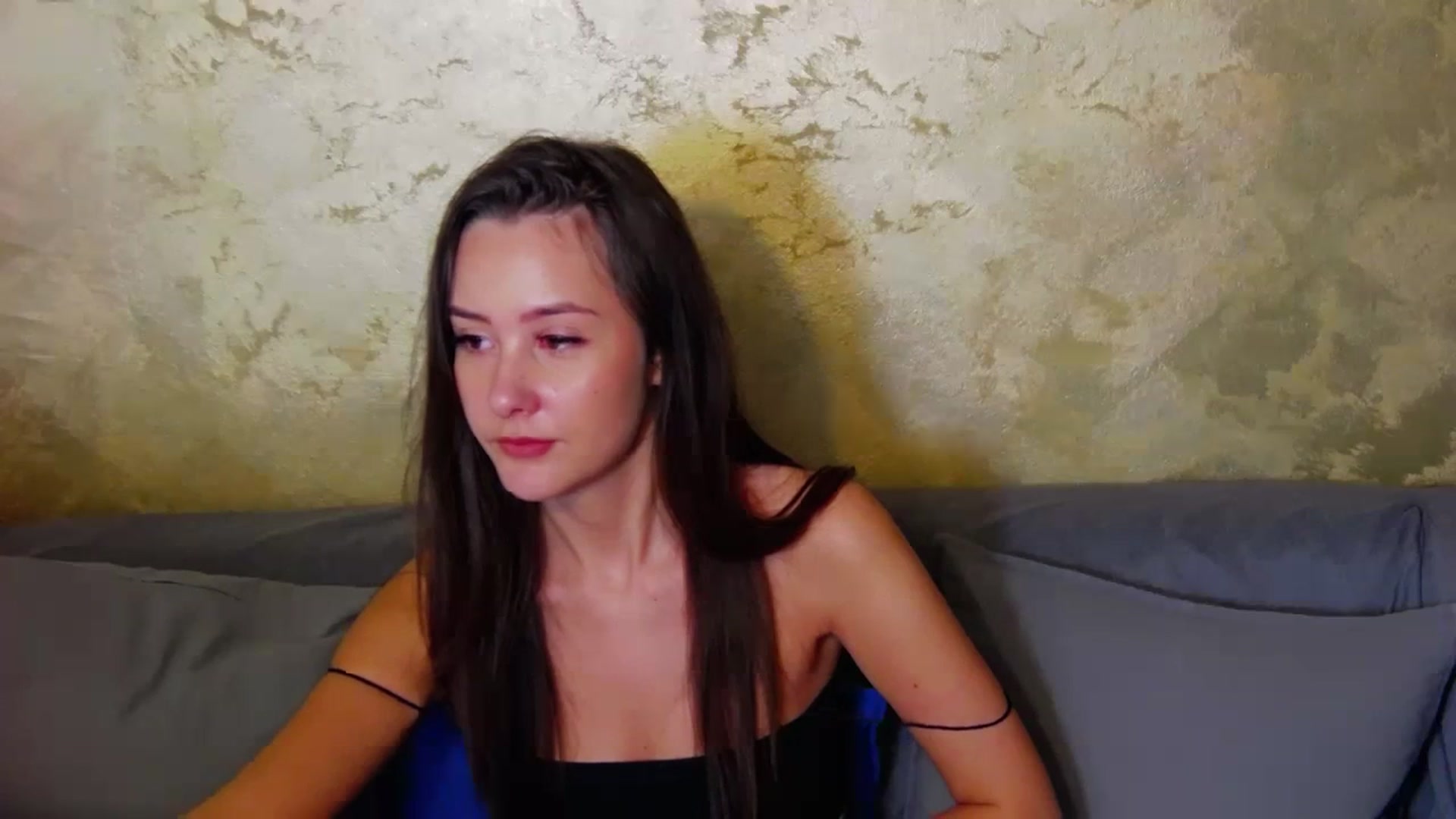Gallery image thumbnail from Radiance's myfreecams stream on, 12/07/2023, 19:55 image 19 of 20