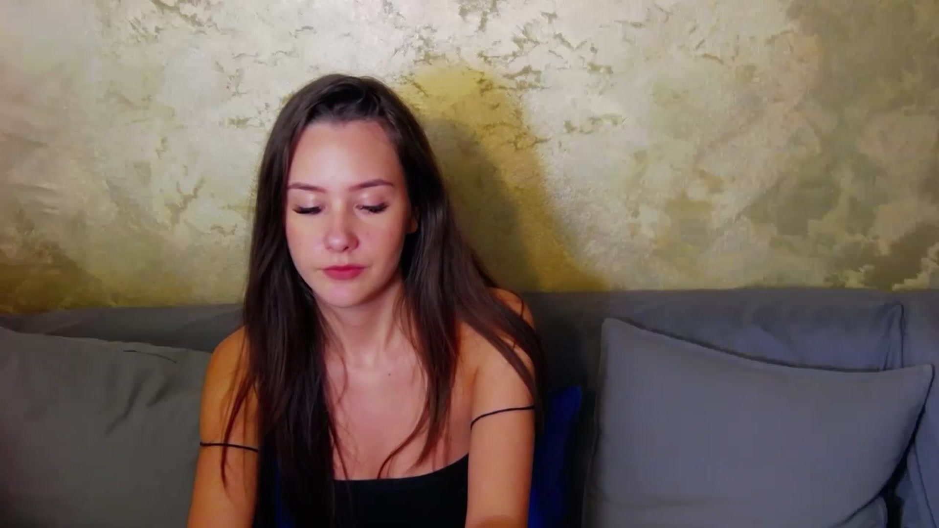 Gallery image thumbnail from Radiance's myfreecams stream on, 12/07/2023, 19:55 image 5 of 20