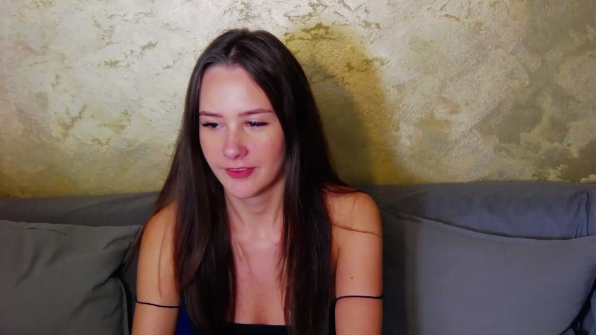 Gallery image thumbnail from Radiance's myfreecams stream on, 12/07/2023, 21:33 image 2 of 20