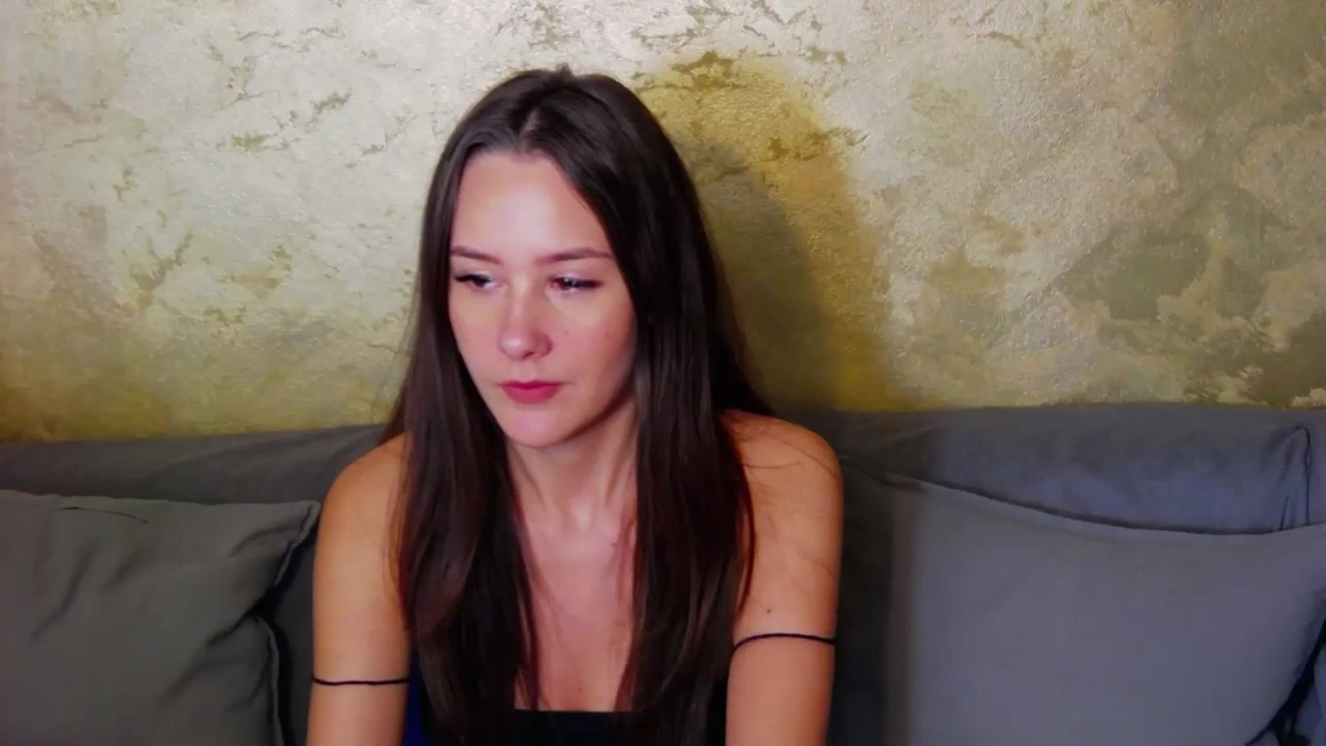 Gallery image thumbnail from Radiance's myfreecams stream on, 12/07/2023, 21:33 image 4 of 20