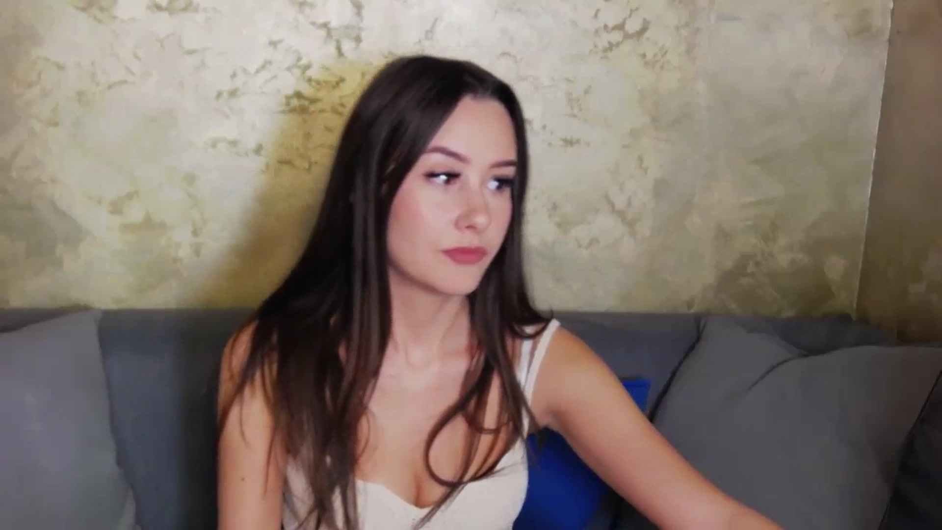 Gallery image thumbnail from Radiance's myfreecams stream on, 12/13/2023, 13:42 image 4 of 20