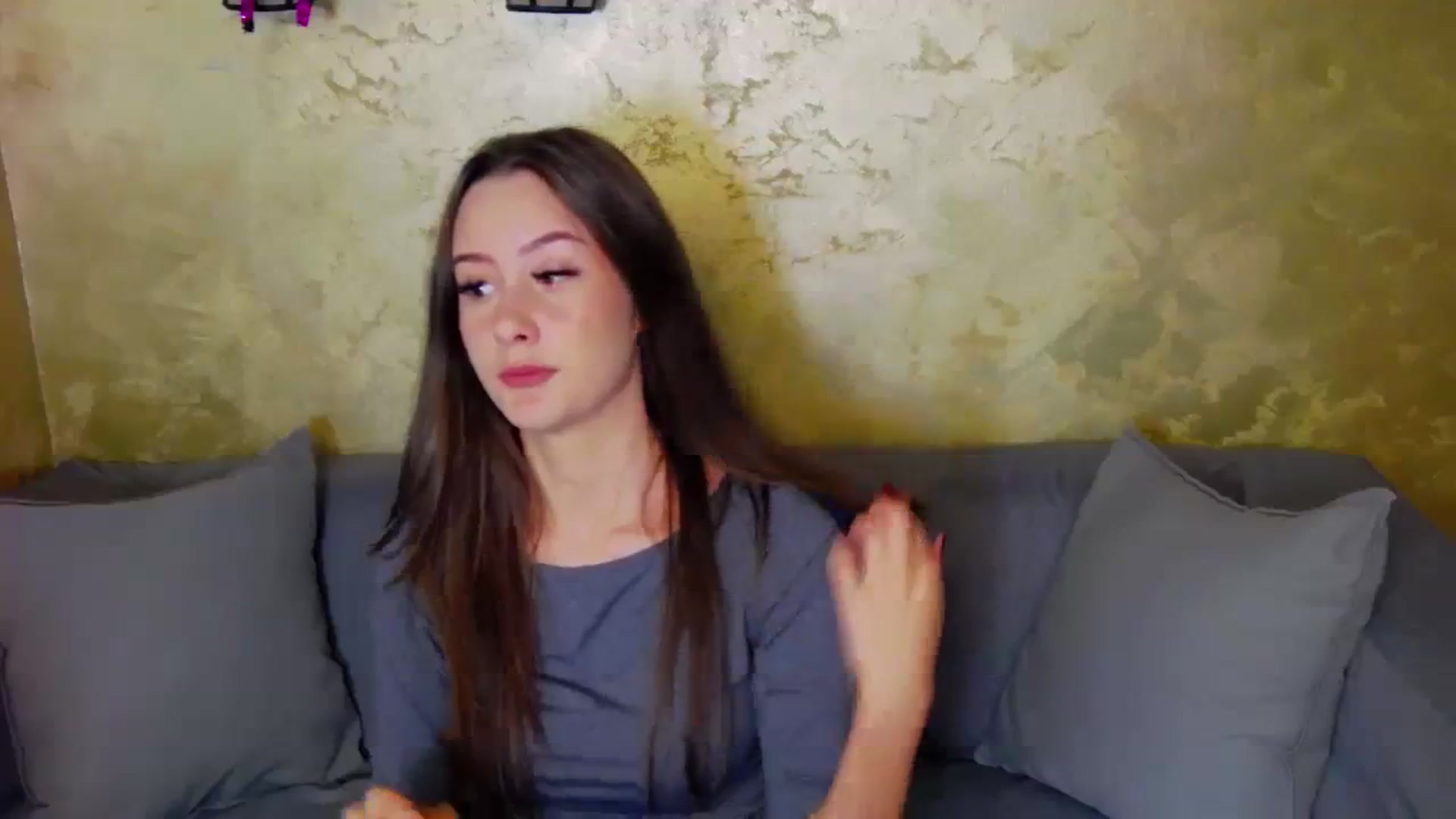 Gallery image thumbnail from Radiance's myfreecams stream on, 12/15/2023, 15:36 image 4 of 20