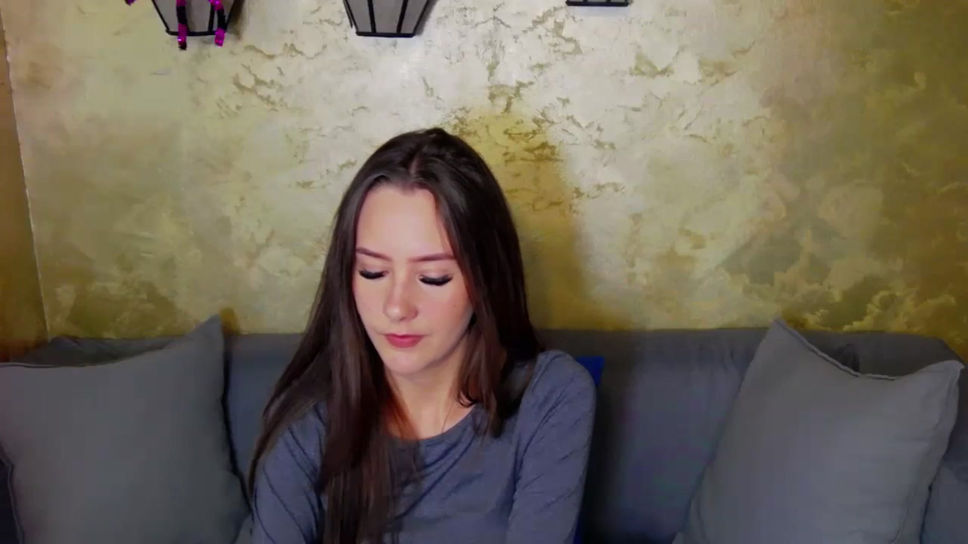 Gallery image thumbnail from Radiance's myfreecams stream on, 12/15/2023, 15:36 image 14 of 20