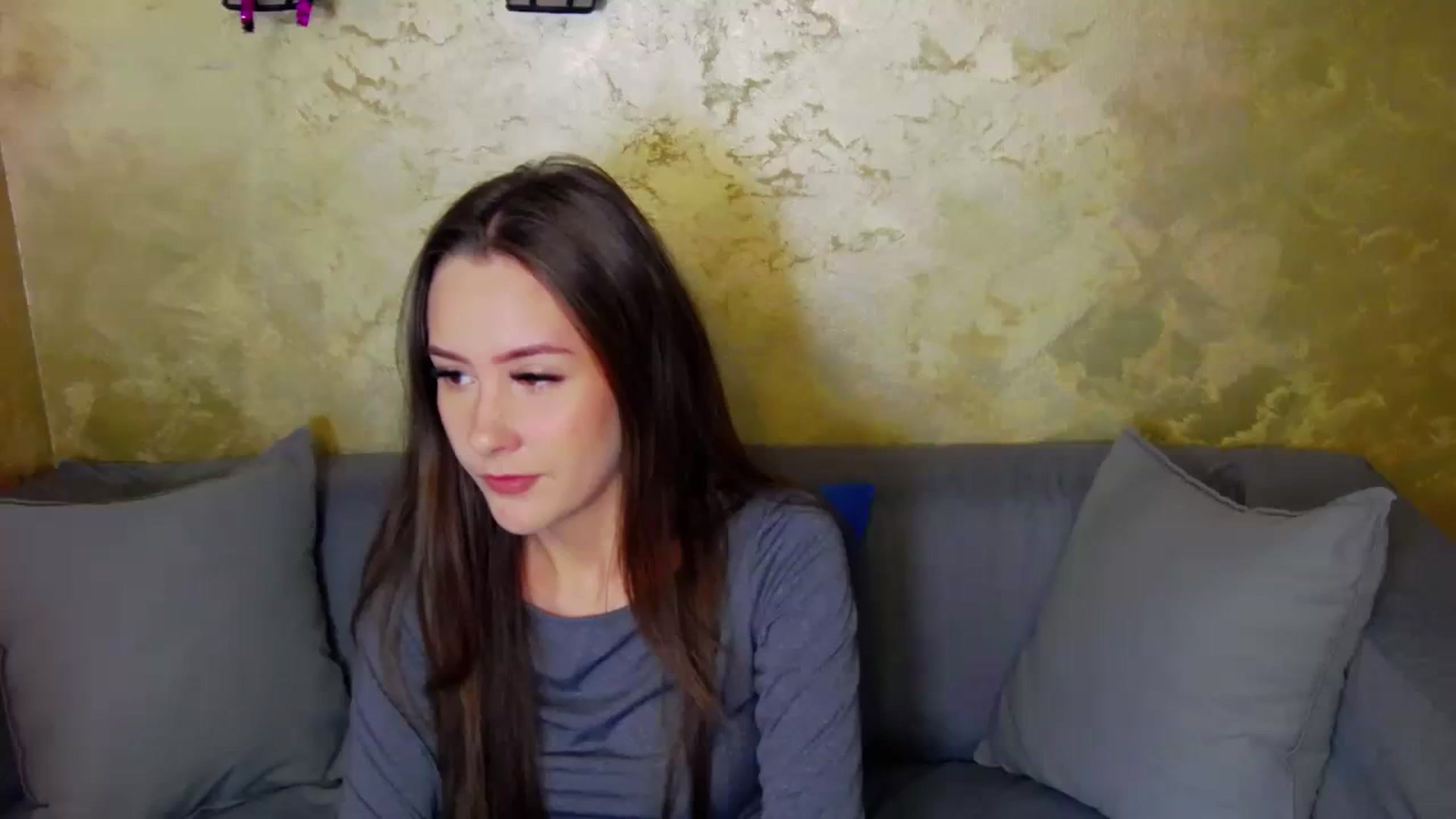 Gallery image thumbnail from Radiance's myfreecams stream on, 12/15/2023, 15:36 image 7 of 20
