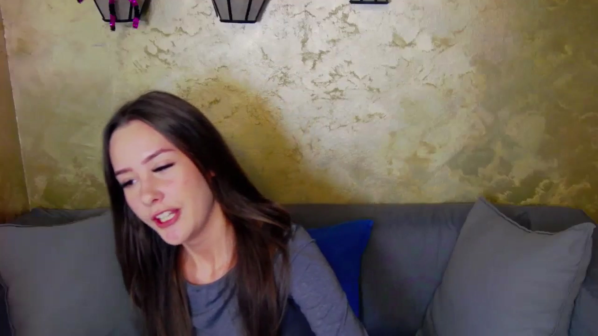 Gallery image thumbnail from Radiance's myfreecams stream on, 12/15/2023, 15:36 image 16 of 20