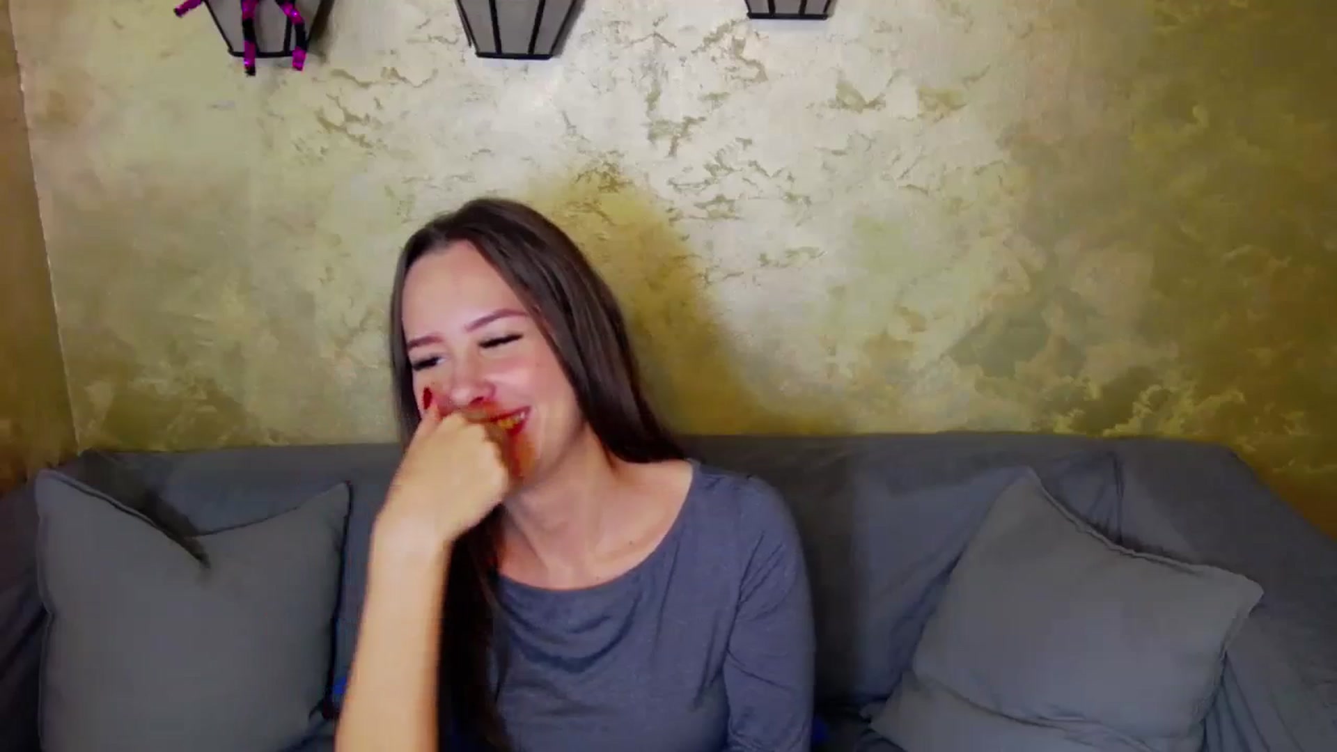 Gallery image thumbnail from Radiance's myfreecams stream on, 12/15/2023, 21:19 image 20 of 20