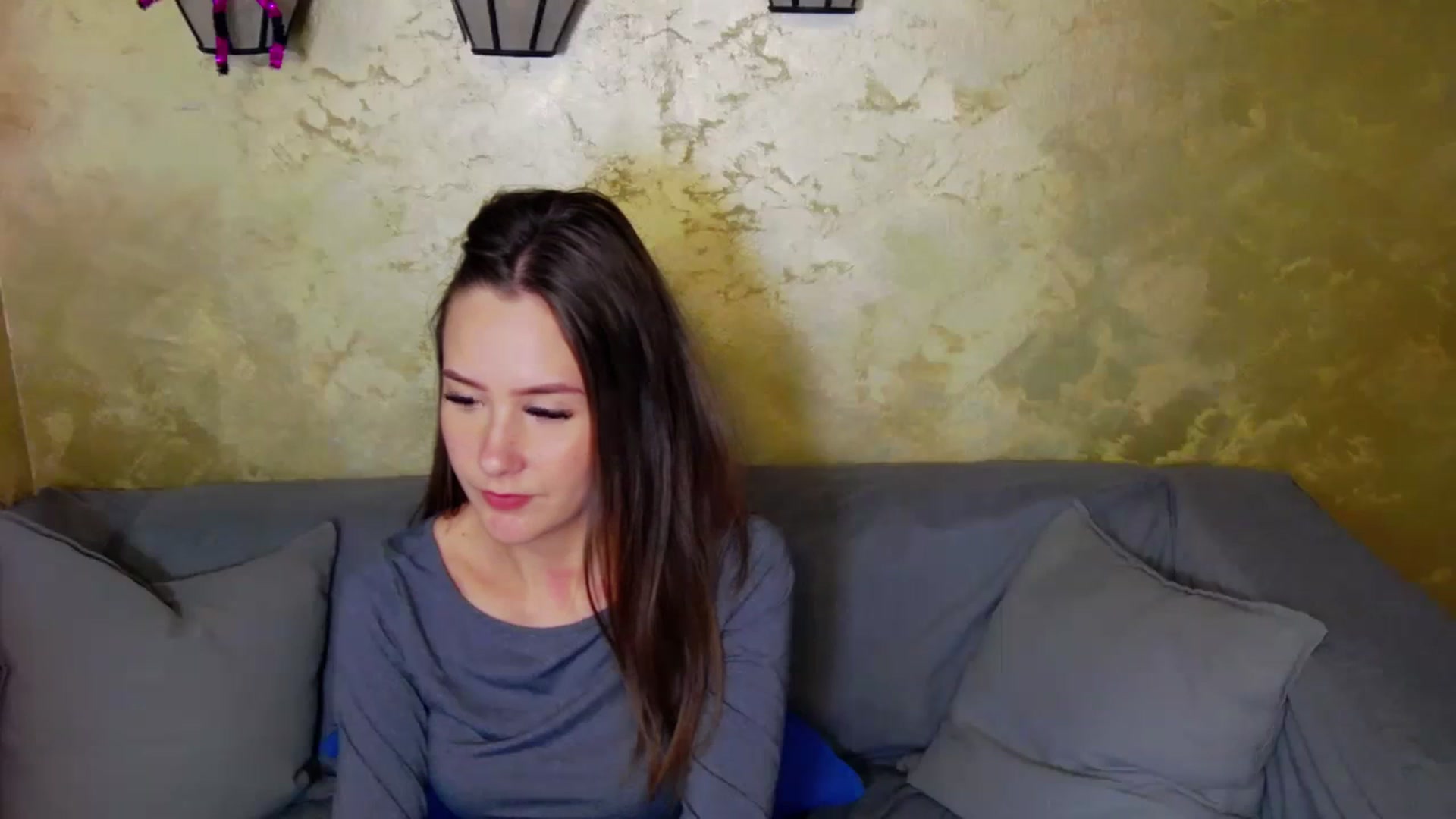 Gallery image thumbnail from Radiance's myfreecams stream on, 12/15/2023, 21:19 image 5 of 20