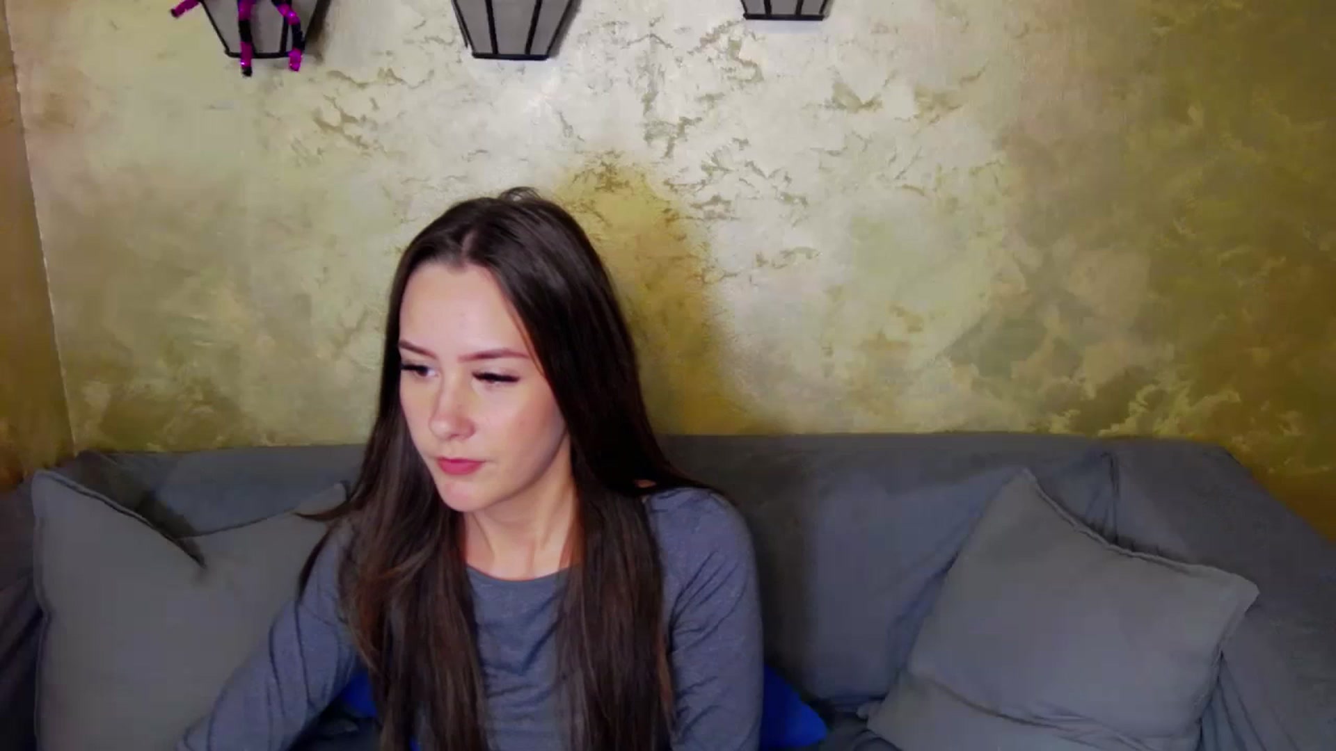 Gallery image thumbnail from Radiance's myfreecams stream on, 12/15/2023, 21:19 image 12 of 20