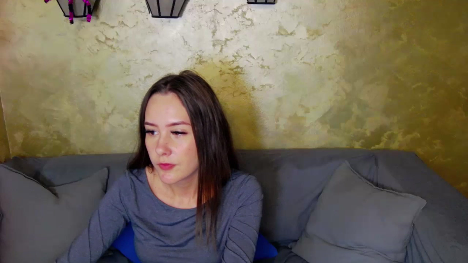 Gallery image thumbnail from Radiance's myfreecams stream on, 12/15/2023, 21:19 image 10 of 20