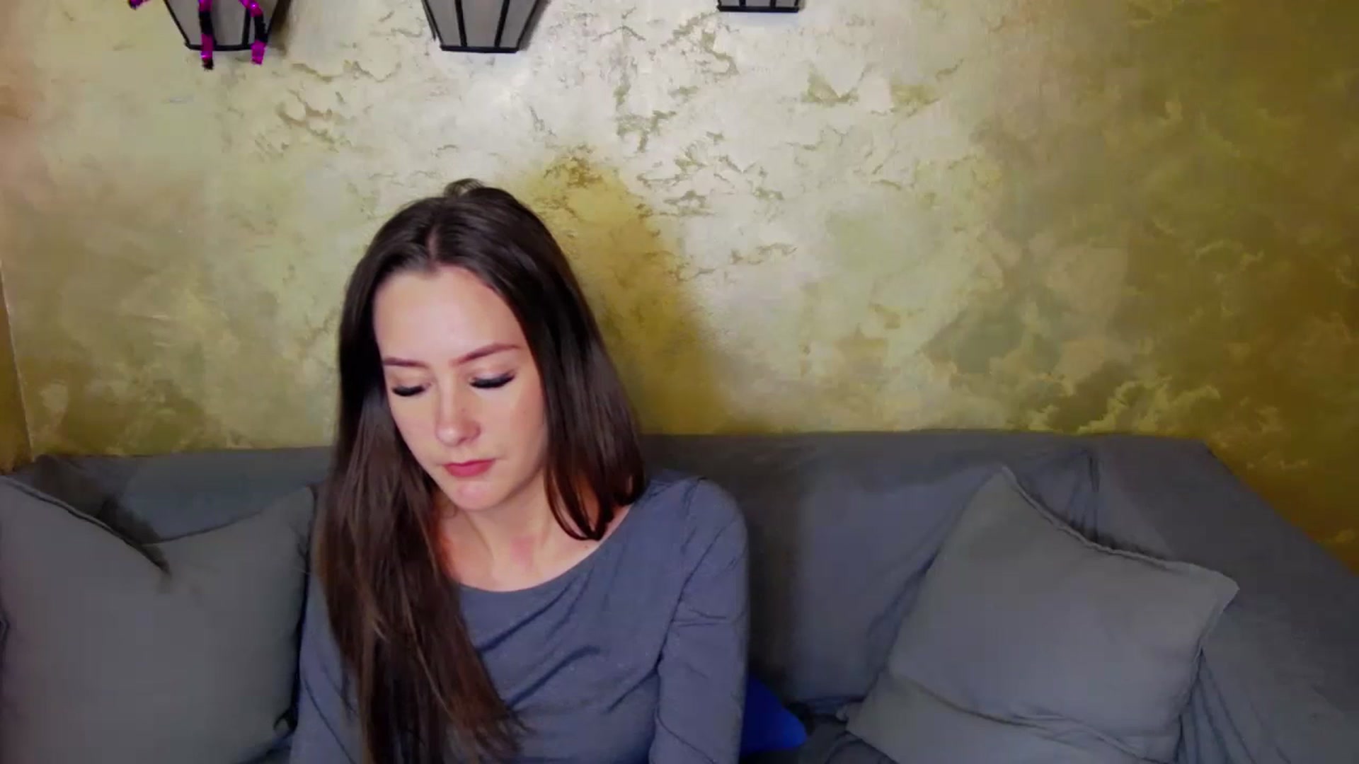 Gallery image thumbnail from Radiance's myfreecams stream on, 12/15/2023, 21:19 image 6 of 20