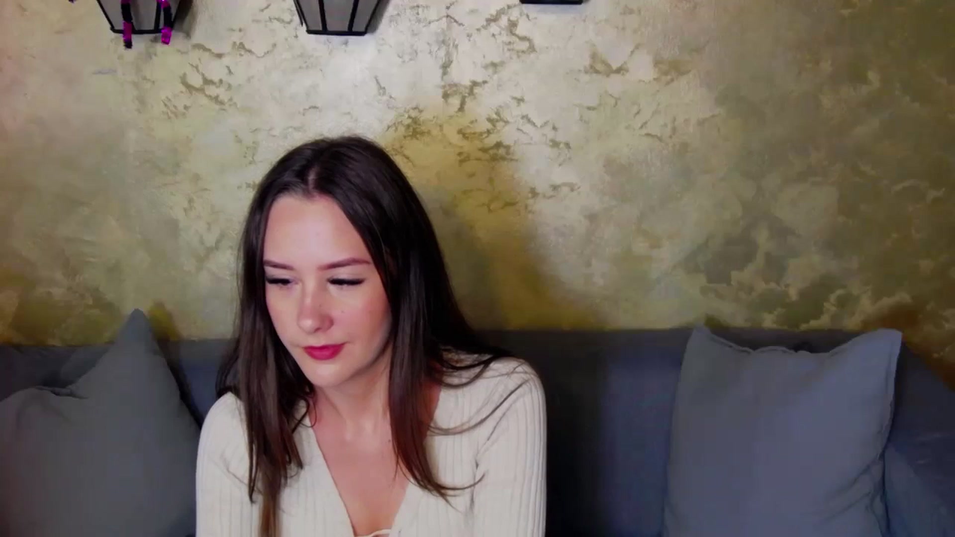 Gallery image thumbnail from Radiance's myfreecams stream on, 12/16/2023, 16:05 image 2 of 20