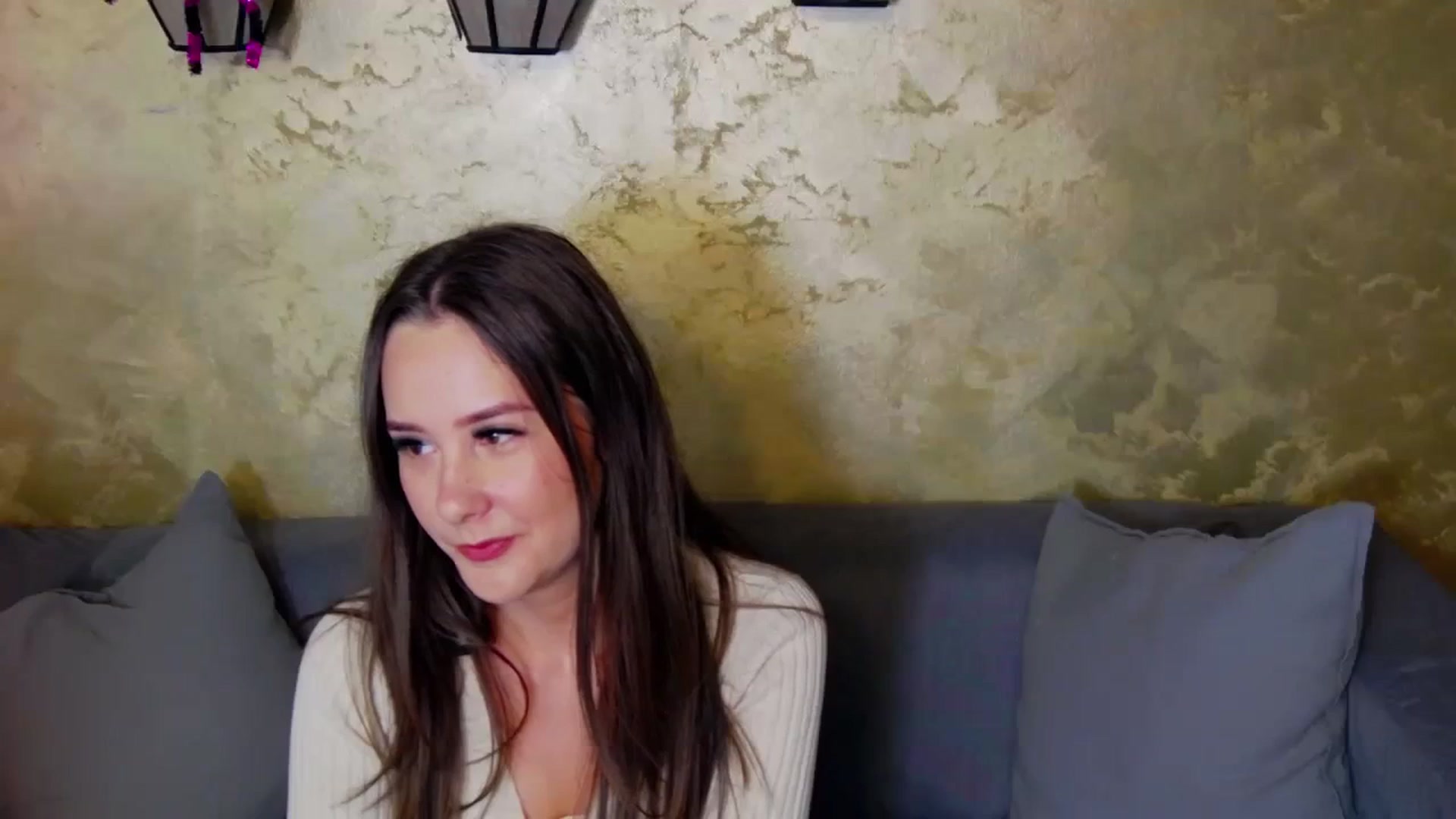 Gallery image thumbnail from Radiance's myfreecams stream on, 12/16/2023, 16:05 image 7 of 20