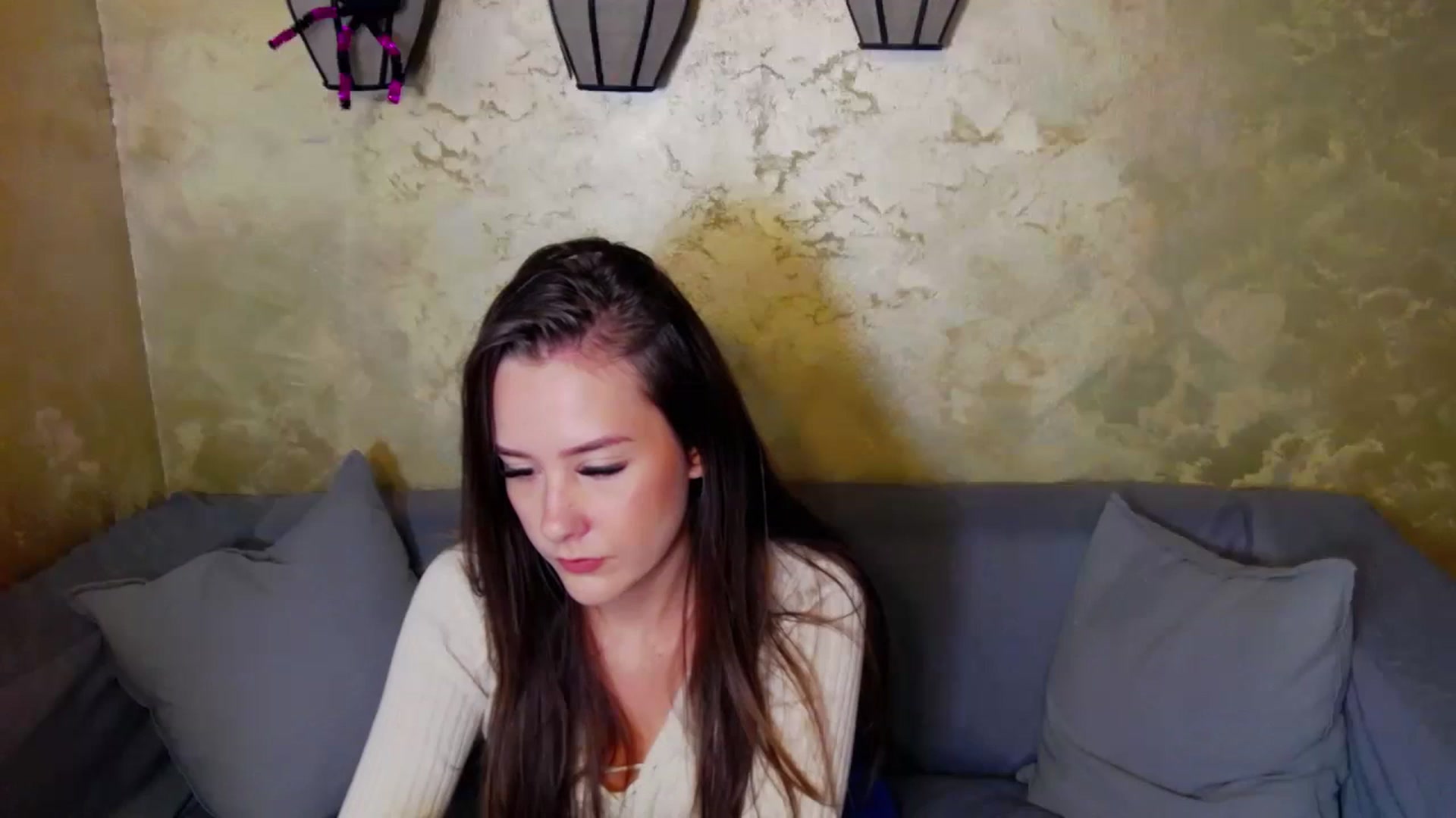 Gallery image thumbnail from Radiance's myfreecams stream on, 12/16/2023, 19:10 image 2 of 20