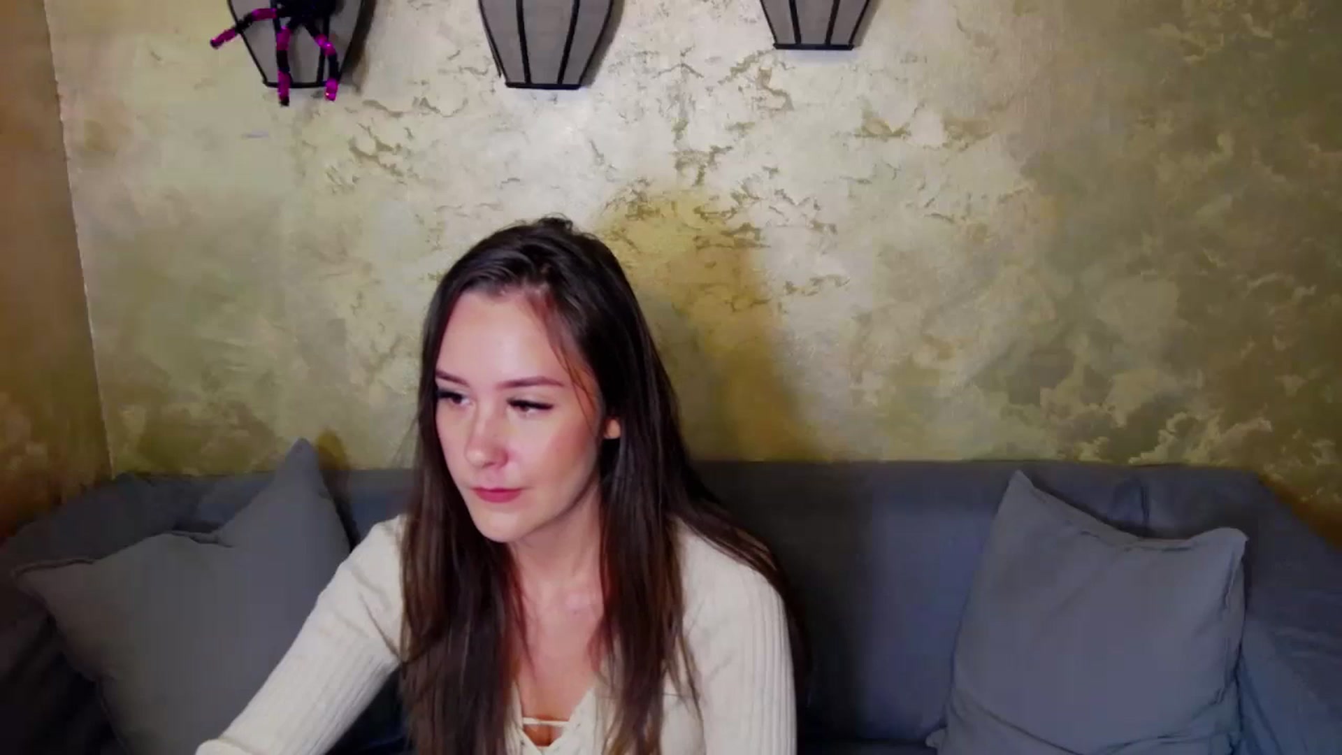 Gallery image thumbnail from Radiance's myfreecams stream on, 12/16/2023, 19:10 image 16 of 20
