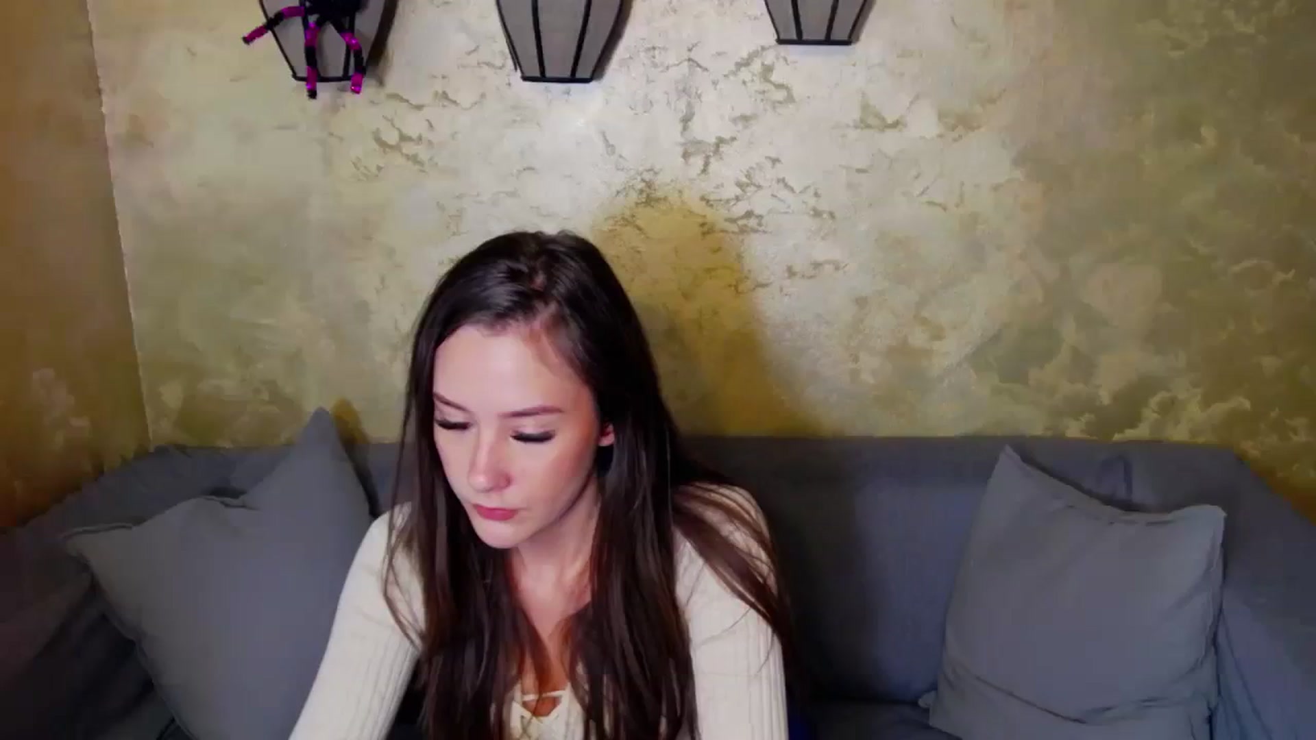 Gallery image thumbnail from Radiance's myfreecams stream on, 12/16/2023, 19:10 image 1 of 20