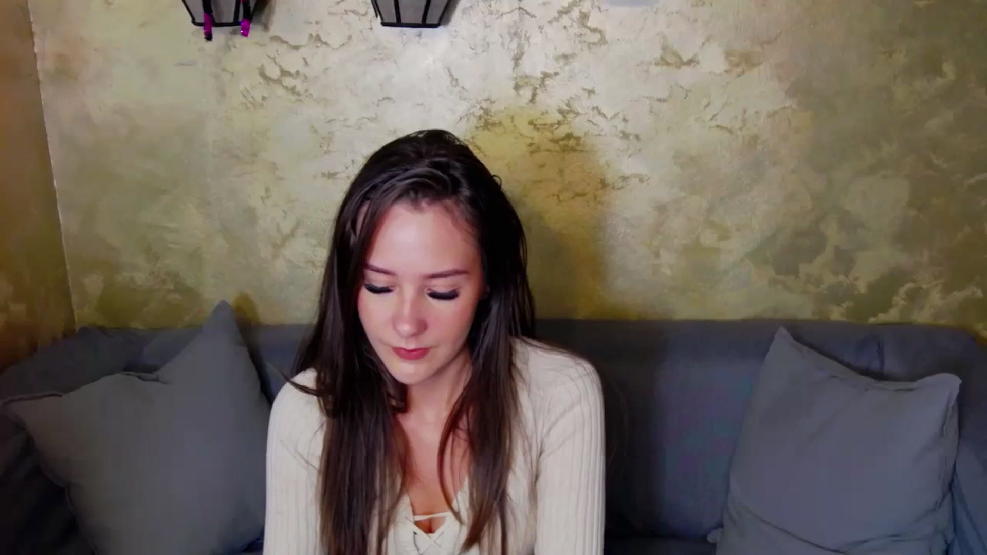 Gallery image thumbnail from Radiance's myfreecams stream on, 12/16/2023, 19:10 image 12 of 20