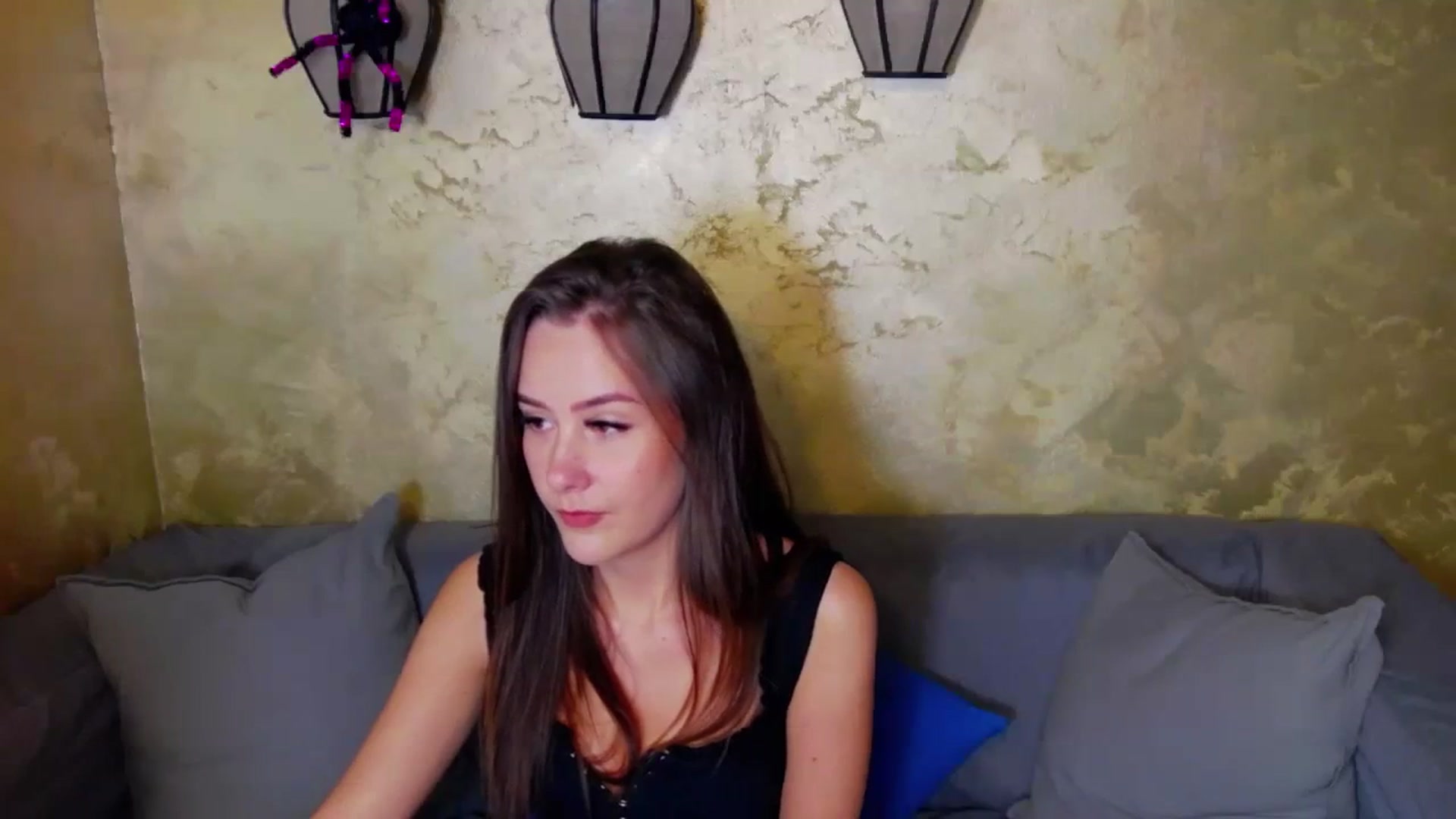 Gallery image thumbnail from Radiance's myfreecams stream on, 12/17/2023, 17:29 image 11 of 20