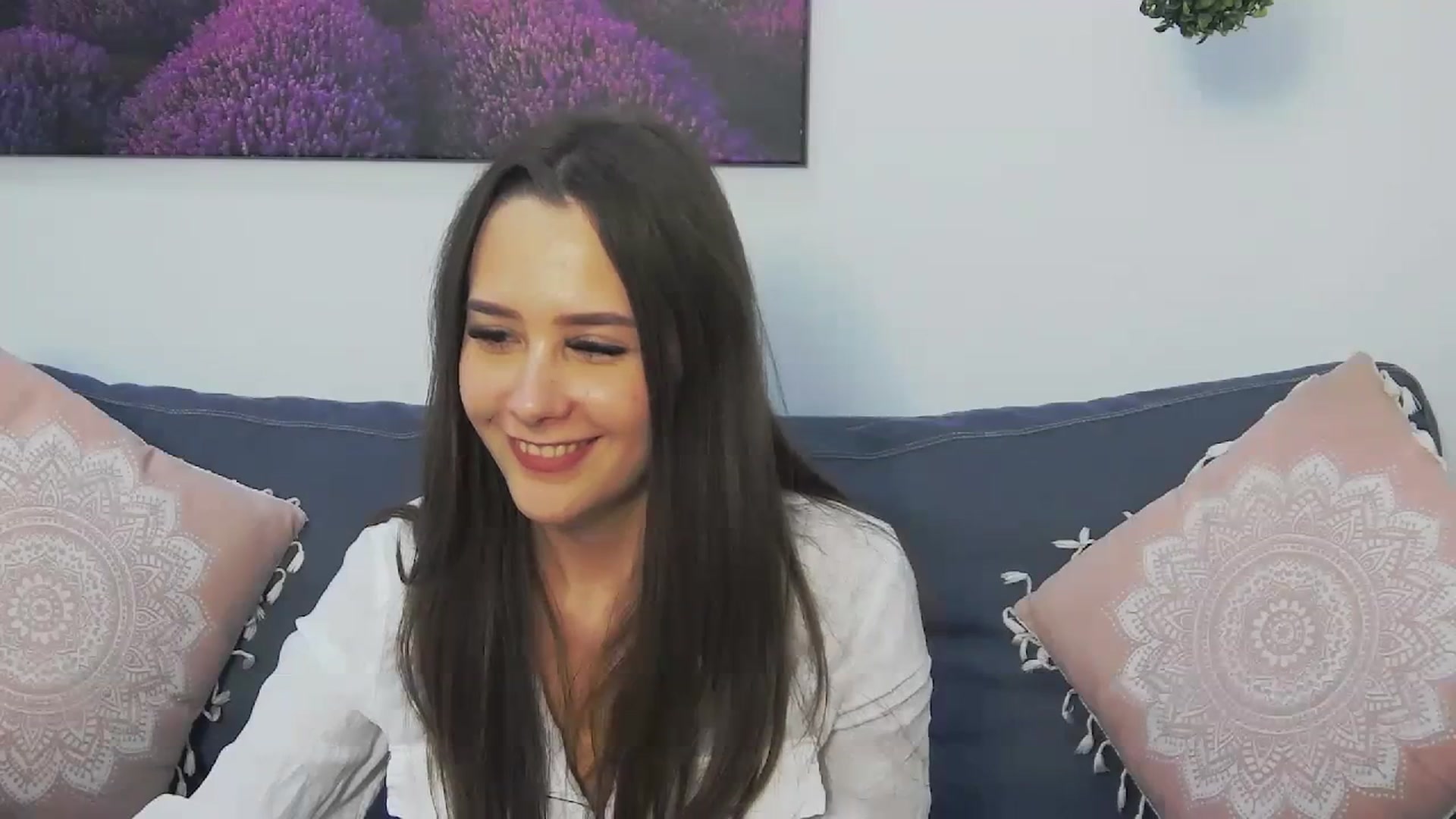 Gallery image thumbnail from Radiance's myfreecams stream on, 12/18/2023, 16:02 image 16 of 20