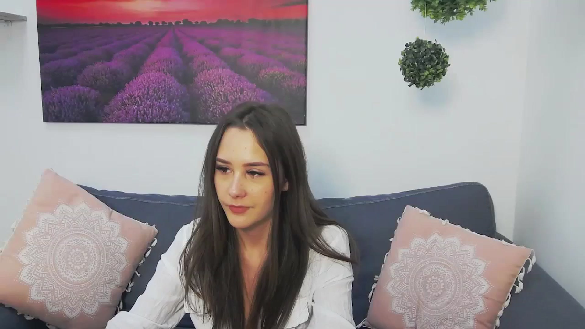 Gallery image thumbnail from Radiance's myfreecams stream on, 12/18/2023, 18:49 image 1 of 20