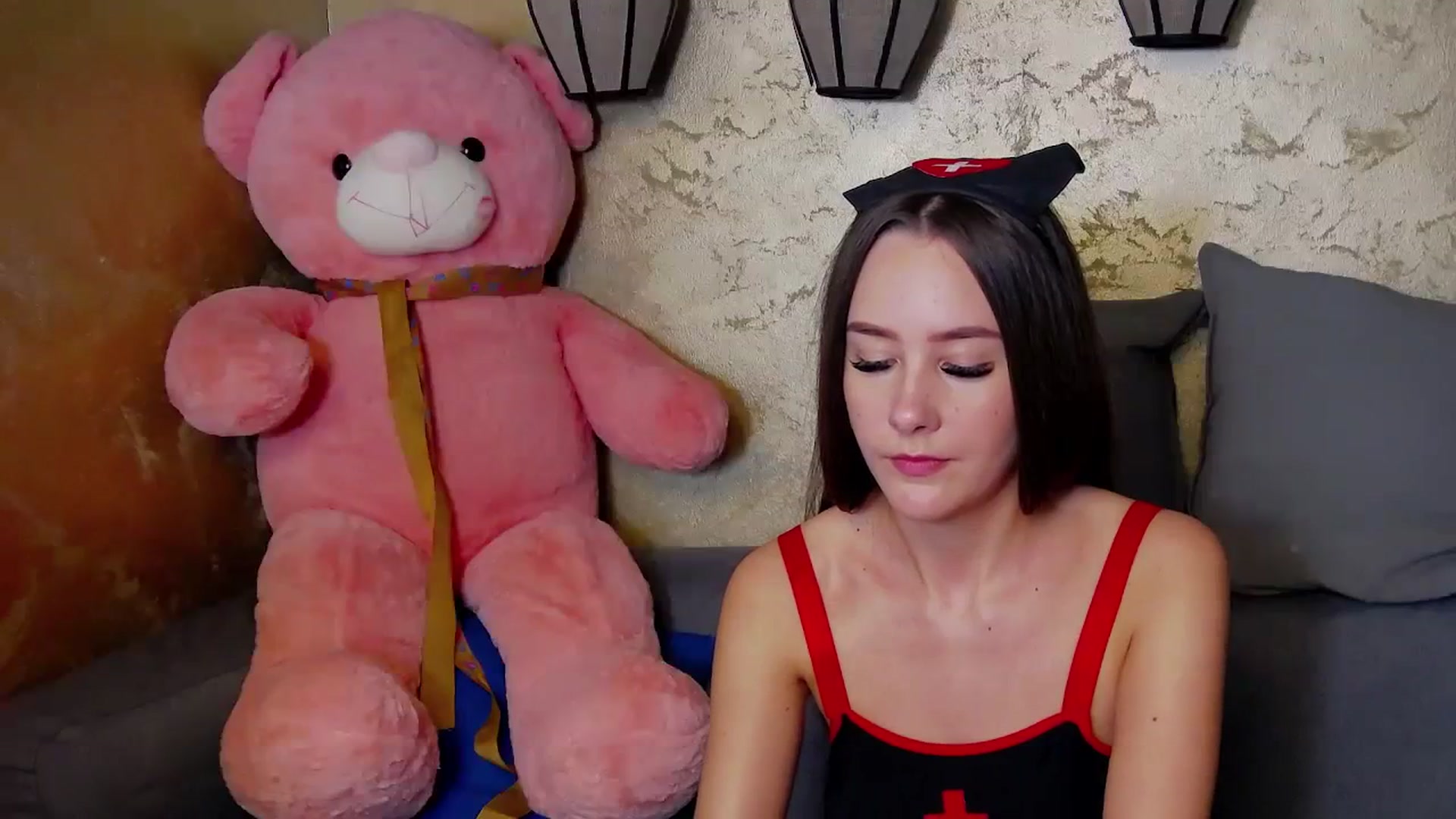 Gallery image thumbnail from Radiance's myfreecams stream on, 12/20/2023, 18:06 image 19 of 20