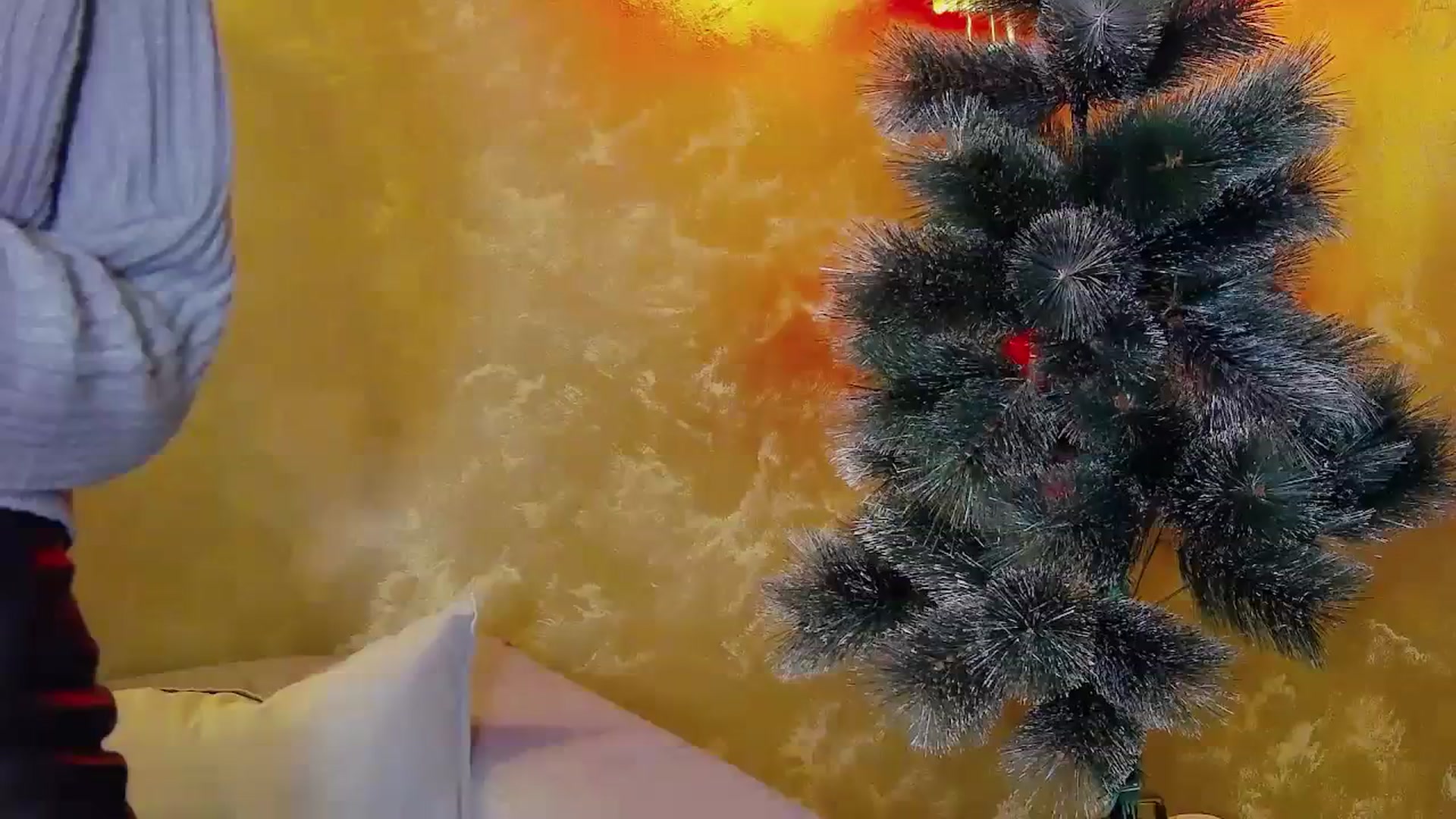 Gallery image thumbnail from Radiance's myfreecams stream on, 12/21/2023, 15:10 image 20 of 20
