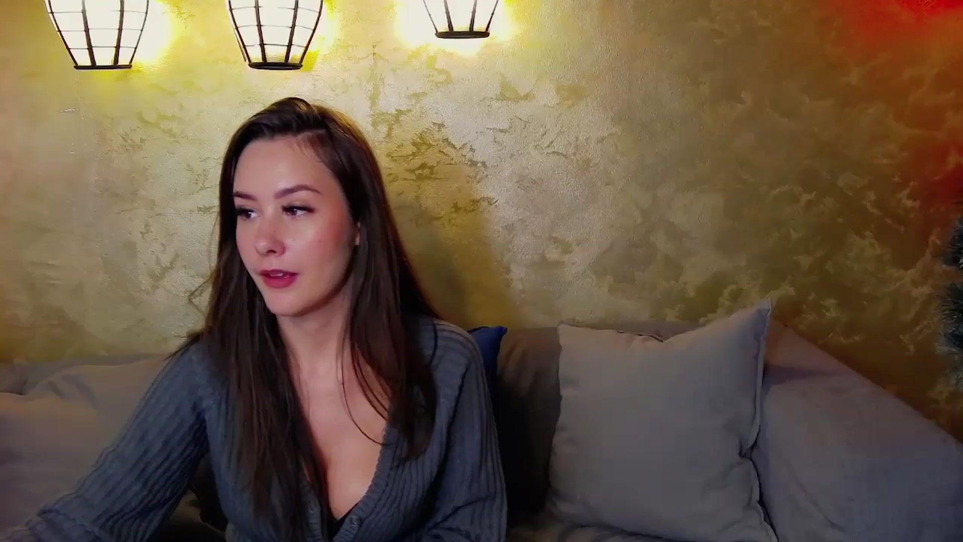 Gallery image thumbnail from Radiance's myfreecams stream on, 12/21/2023, 15:45 image 8 of 20