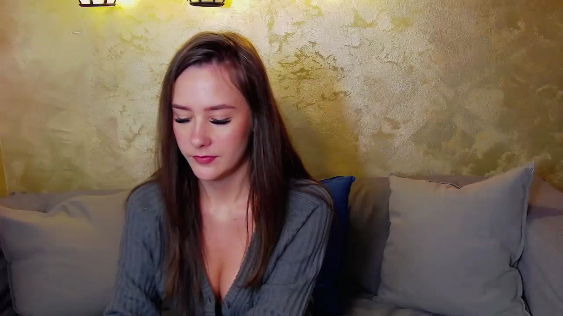 Gallery image thumbnail from Radiance's myfreecams stream on, 12/21/2023, 15:45 image 17 of 20
