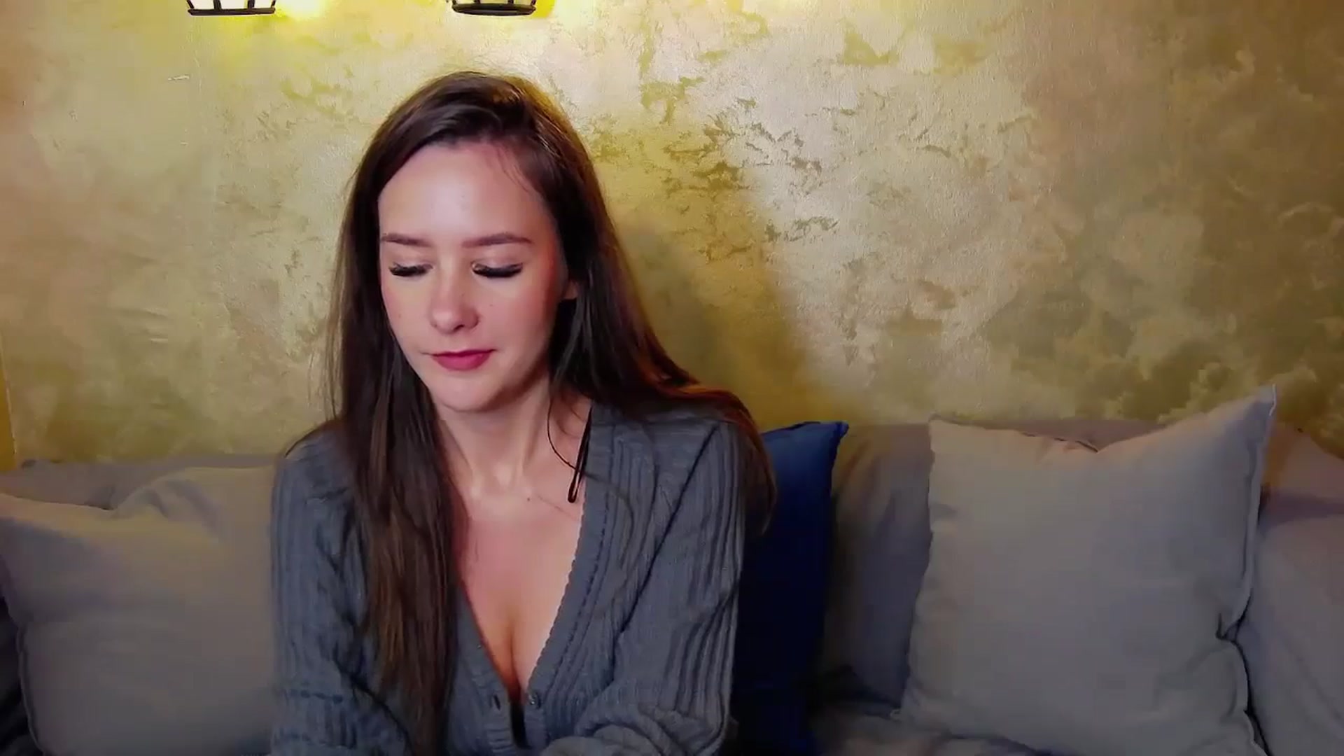 Gallery image thumbnail from Radiance's myfreecams stream on, 12/21/2023, 15:45 image 15 of 20
