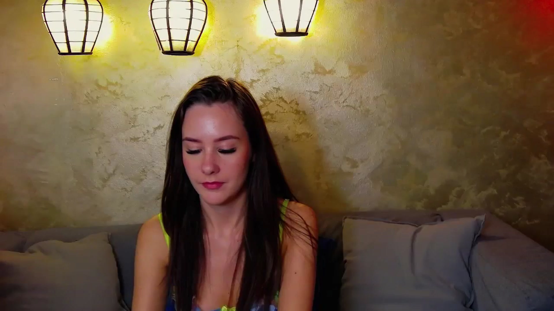 Gallery image thumbnail from Radiance's myfreecams stream on, 12/21/2023, 19:39 image 5 of 20