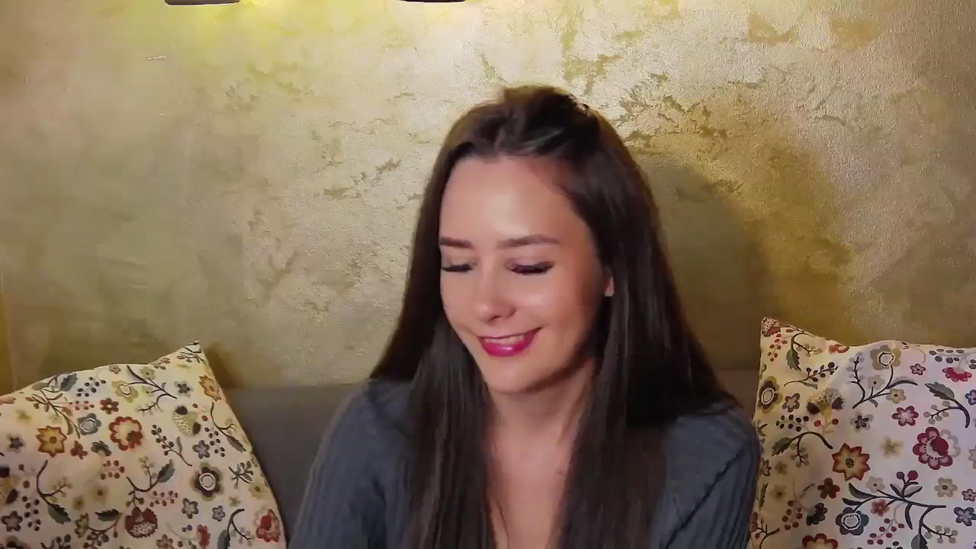 Gallery image thumbnail from Radiance's myfreecams stream on, 12/29/2023, 16:39 image 7 of 20