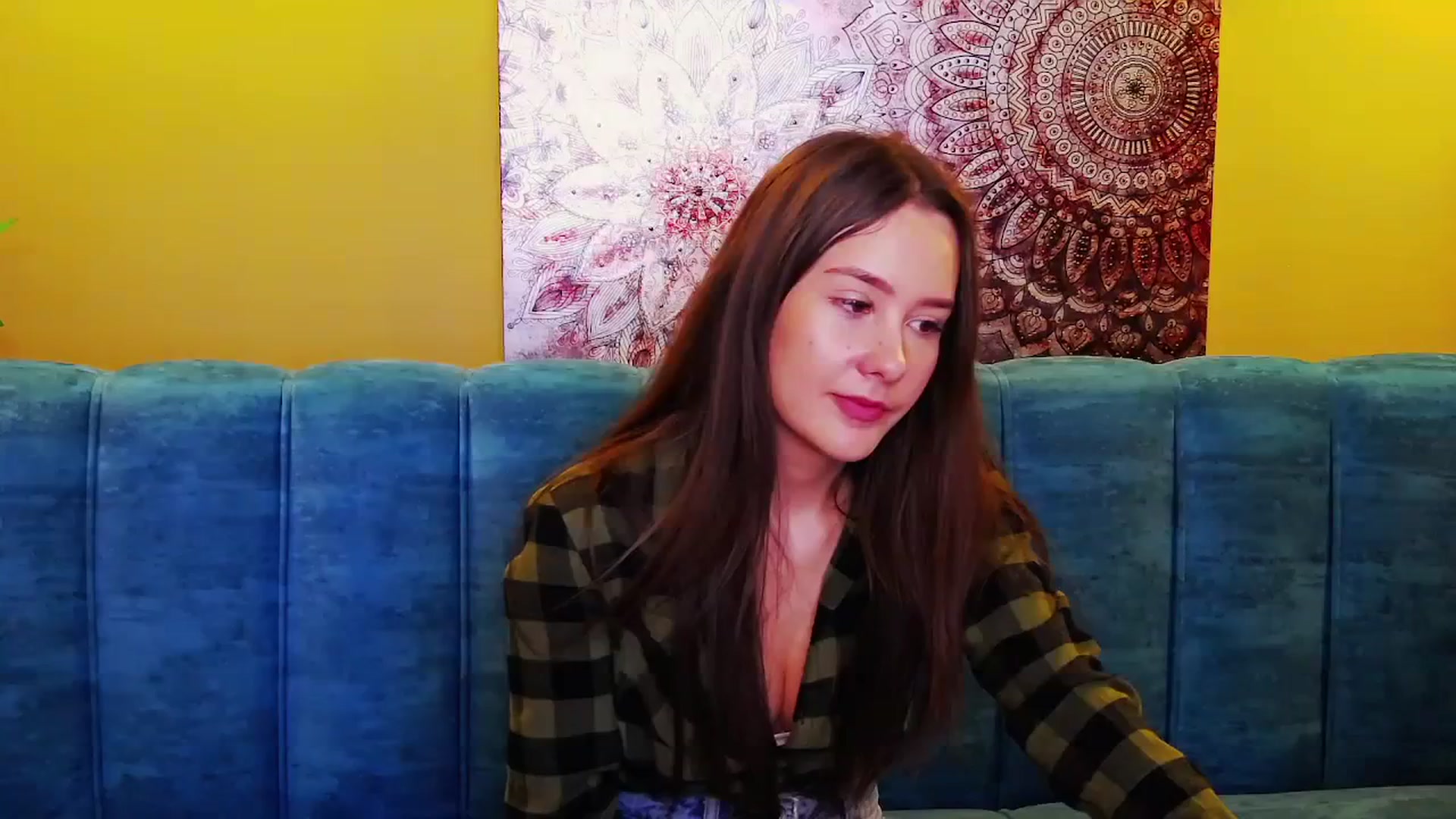 Gallery image thumbnail from Radiance's myfreecams stream on, 01/04/2024, 14:35 image 14 of 20
