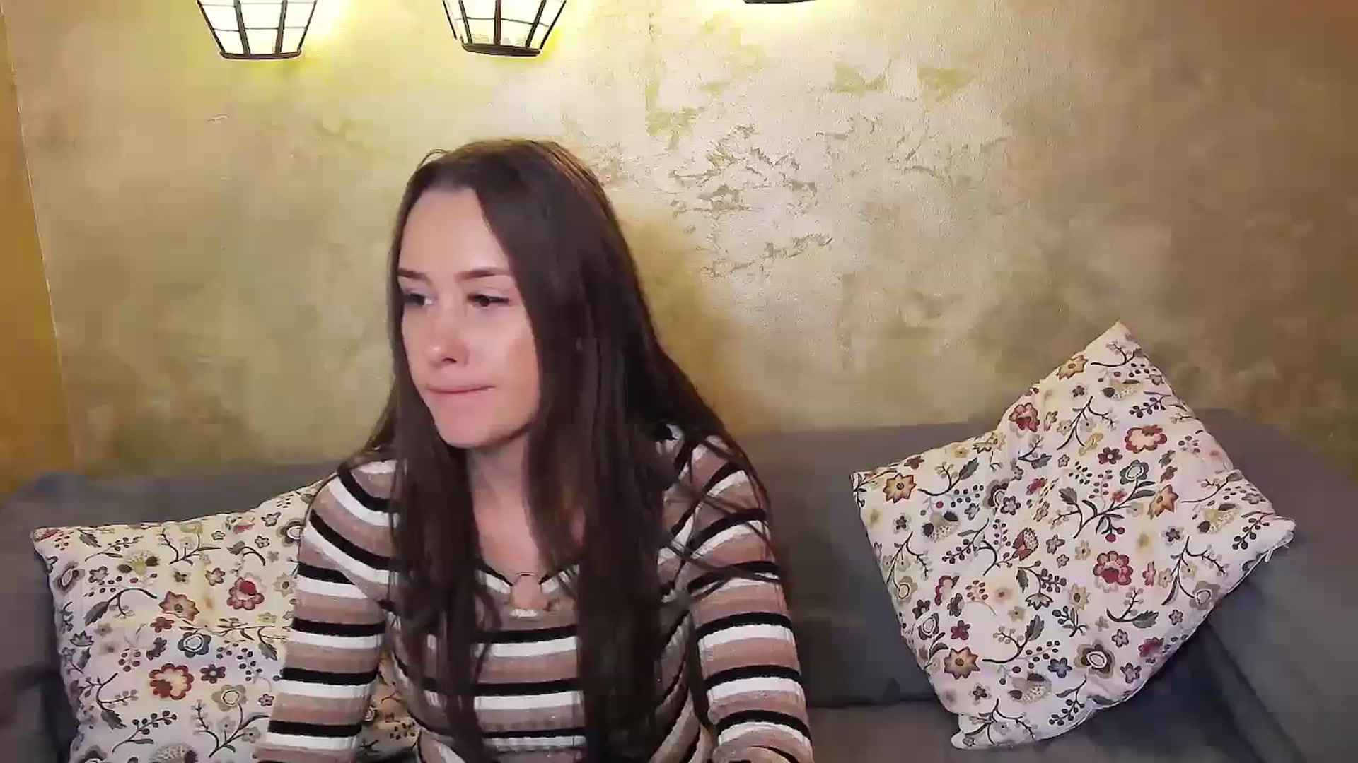 Gallery image thumbnail from Radiance's myfreecams stream on, 01/14/2024, 15:37 image 16 of 20