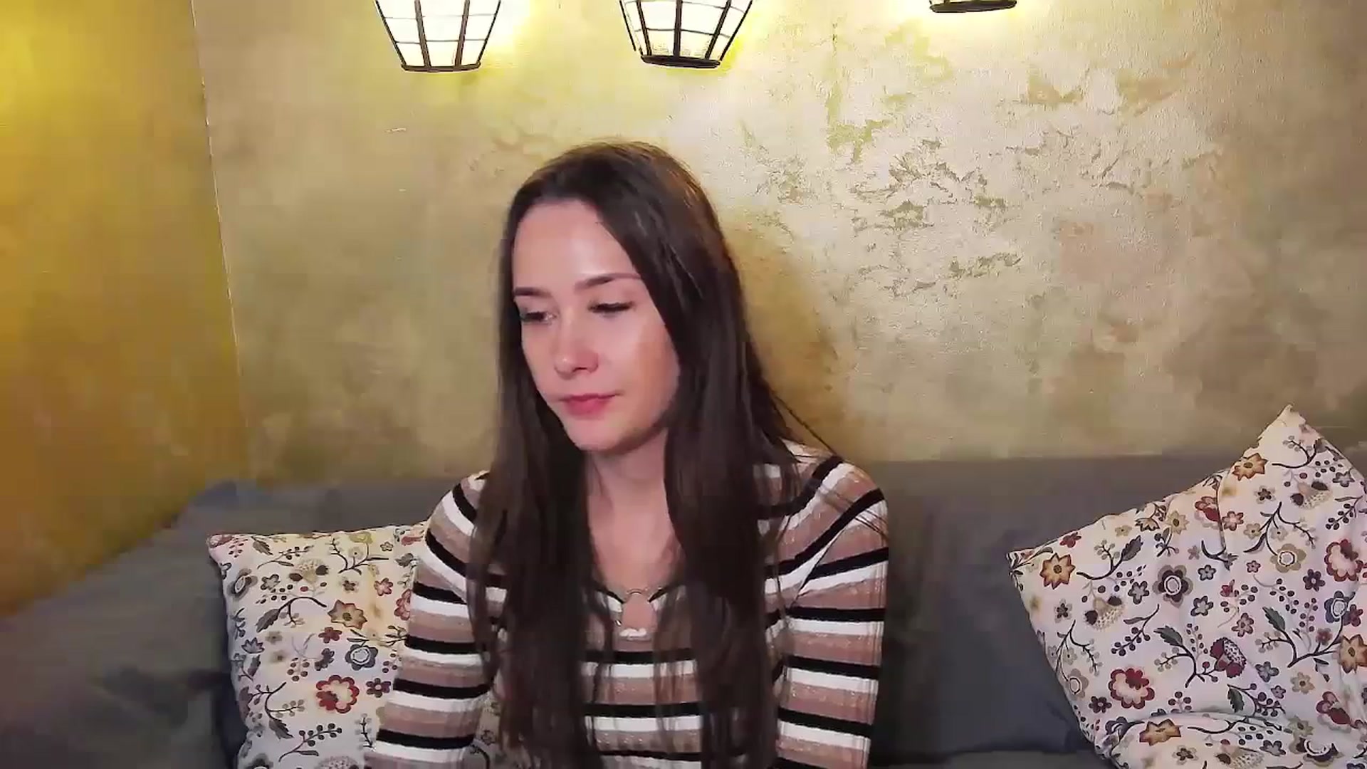 Gallery image thumbnail from Radiance's myfreecams stream on, 01/14/2024, 17:43 image 7 of 20