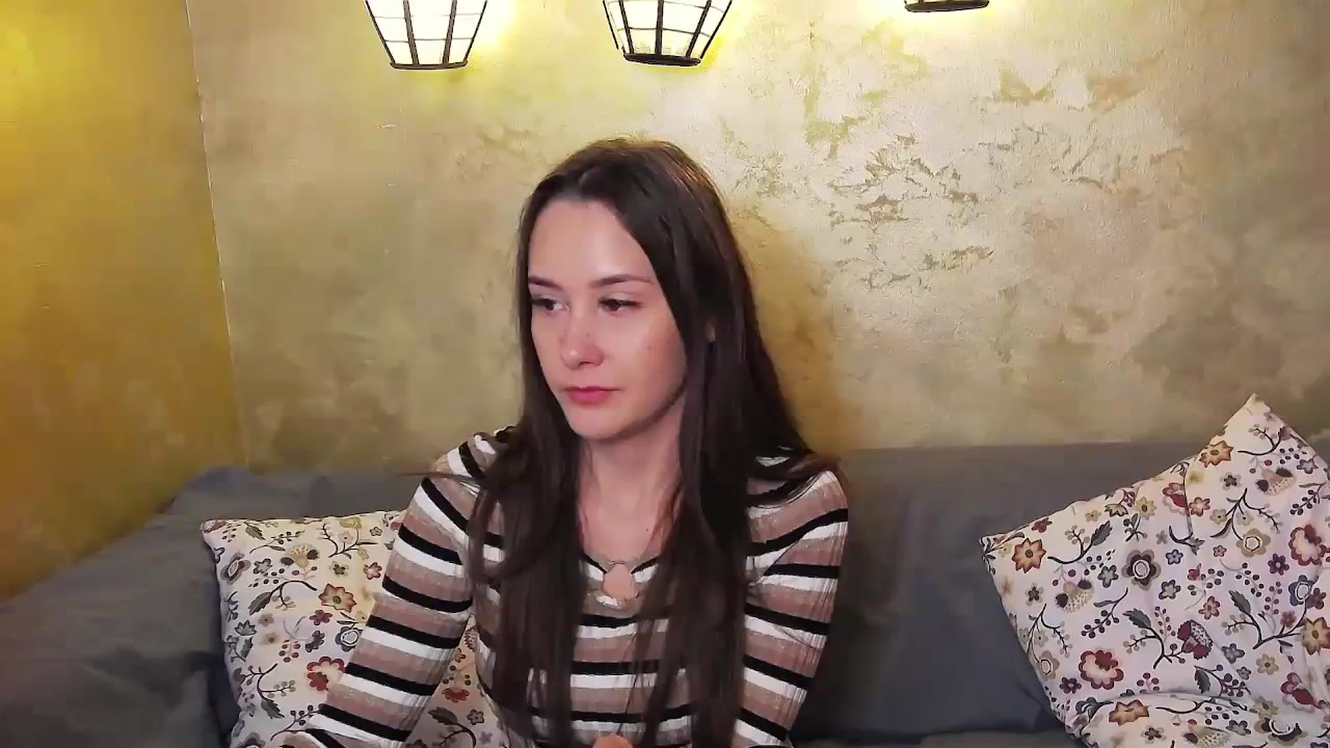 Gallery image thumbnail from Radiance's myfreecams stream on, 01/14/2024, 17:43 image 2 of 20