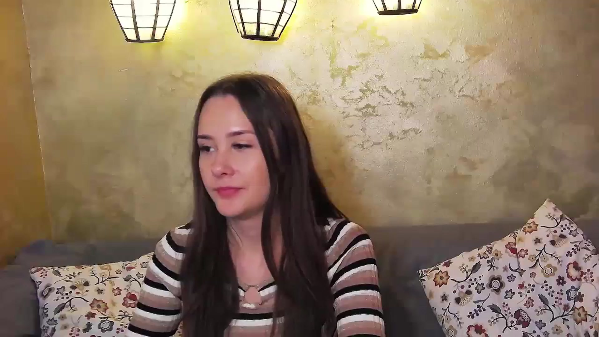 Gallery image thumbnail from Radiance's myfreecams stream on, 01/14/2024, 17:43 image 16 of 20