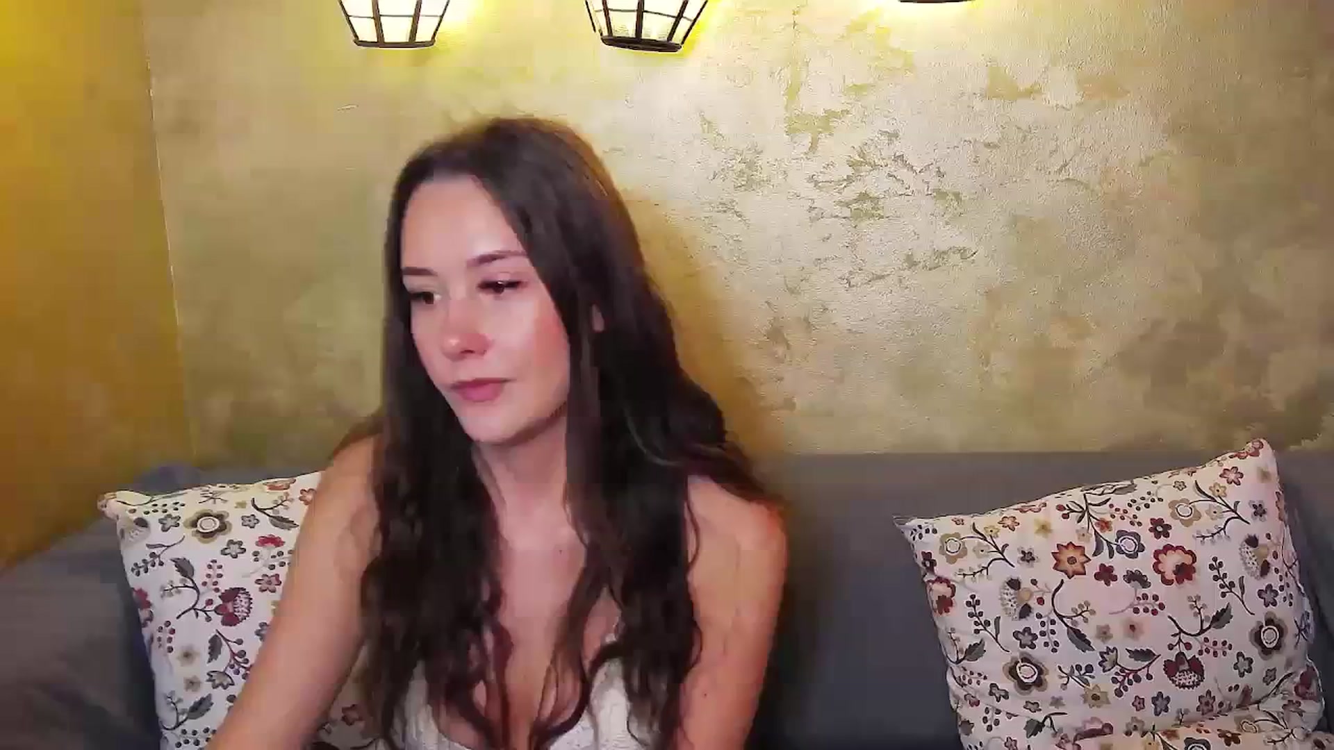 Gallery image thumbnail from Radiance's myfreecams stream on, 01/15/2024, 16:43 image 12 of 20