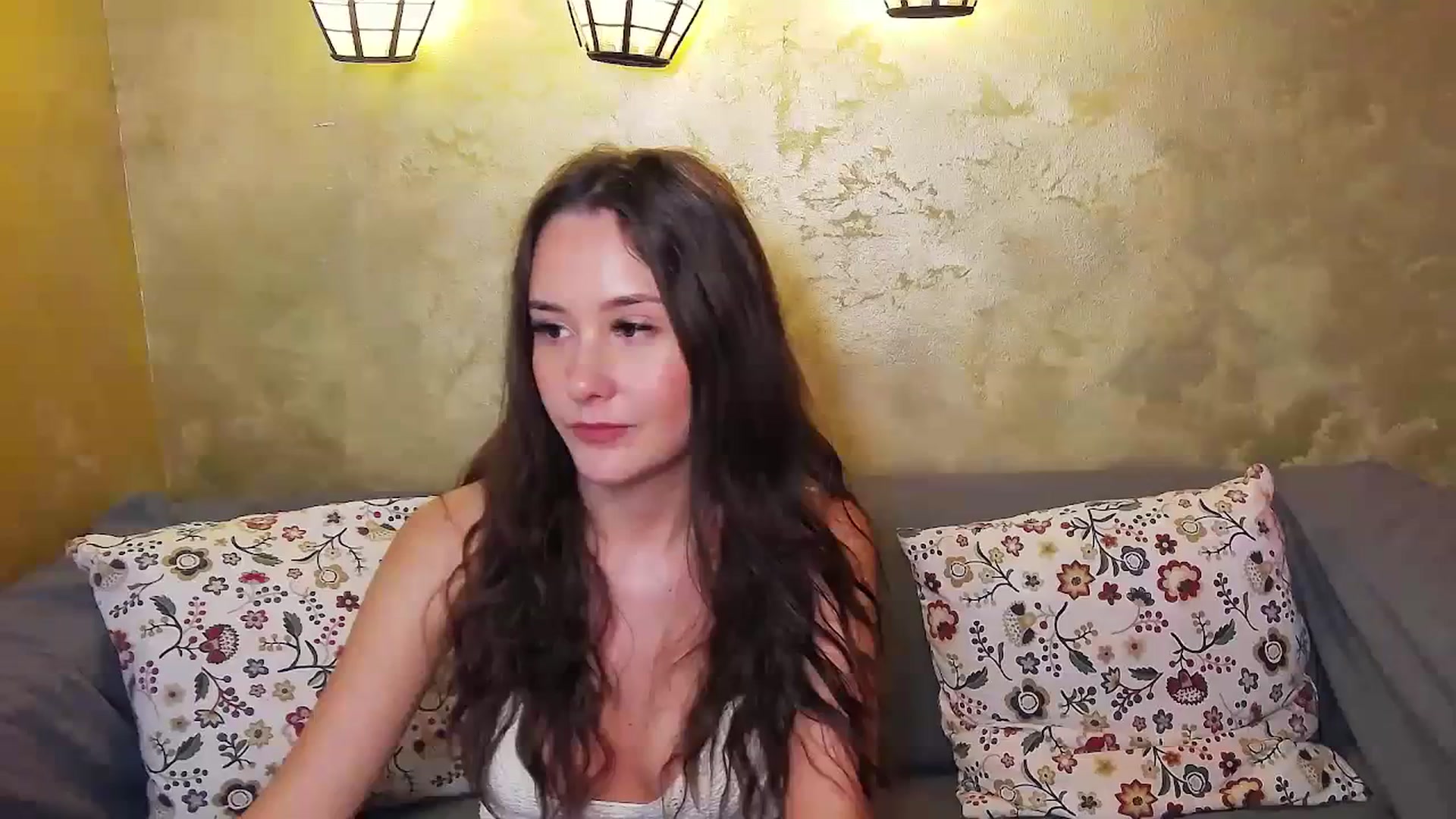 Gallery image thumbnail from Radiance's myfreecams stream on, 01/15/2024, 22:03 image 4 of 20