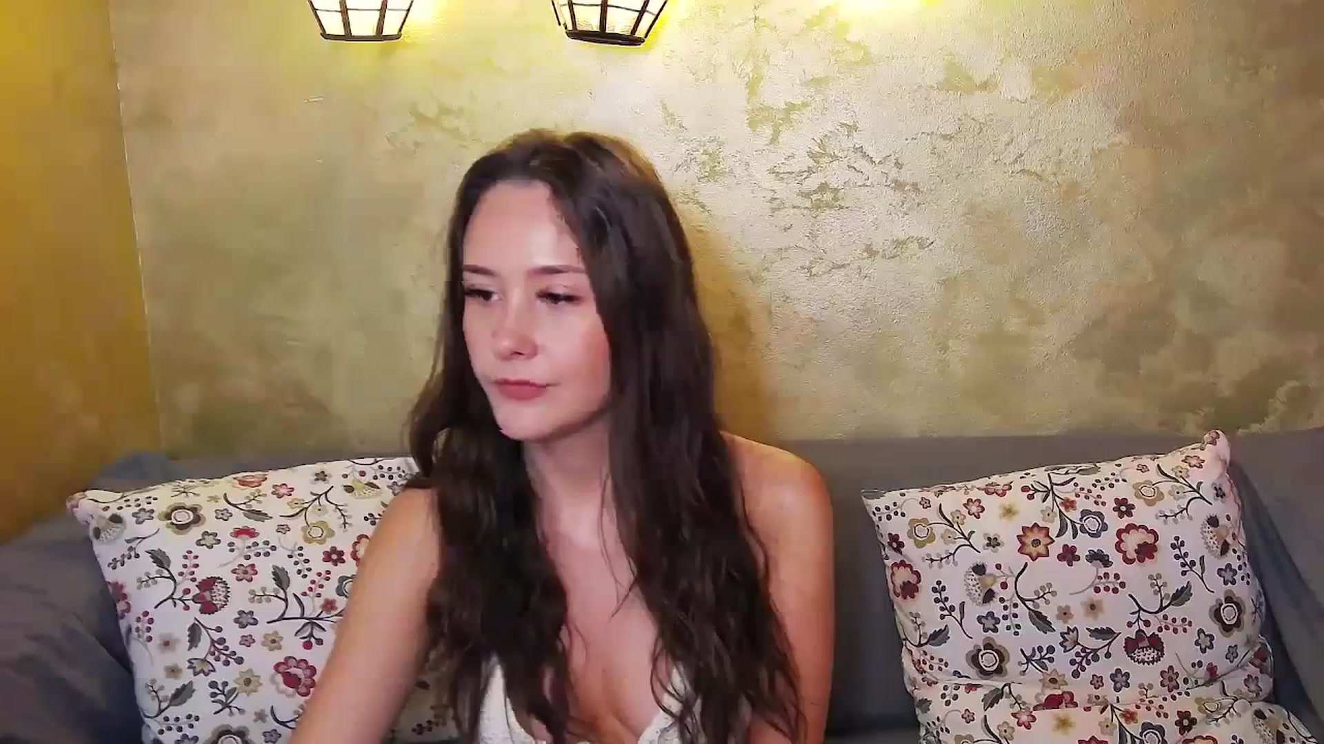 Gallery image thumbnail from Radiance's myfreecams stream on, 01/15/2024, 22:03 image 16 of 20