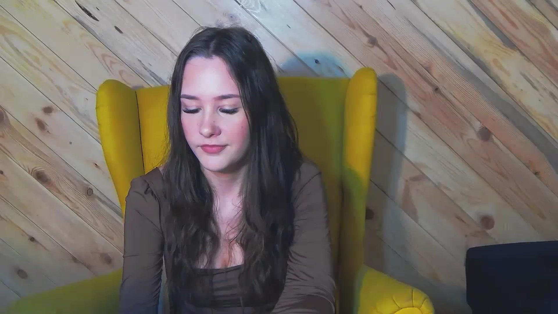 Gallery image thumbnail from Radiance's myfreecams stream on, 01/16/2024, 15:24 image 3 of 20