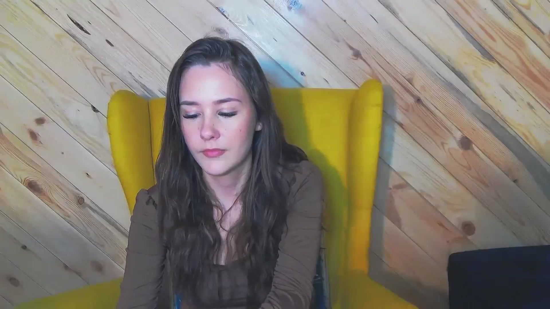 Gallery image thumbnail from Radiance's myfreecams stream on, 01/16/2024, 18:33 image 7 of 20