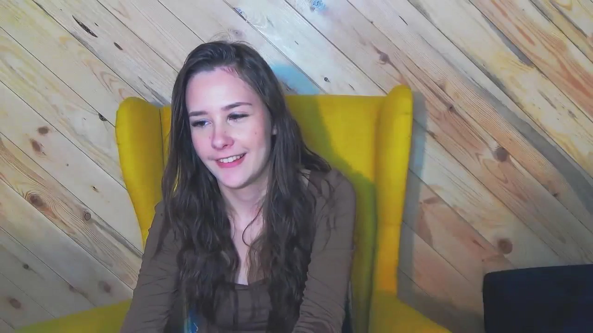 Gallery image thumbnail from Radiance's myfreecams stream on, 01/16/2024, 18:33 image 8 of 20