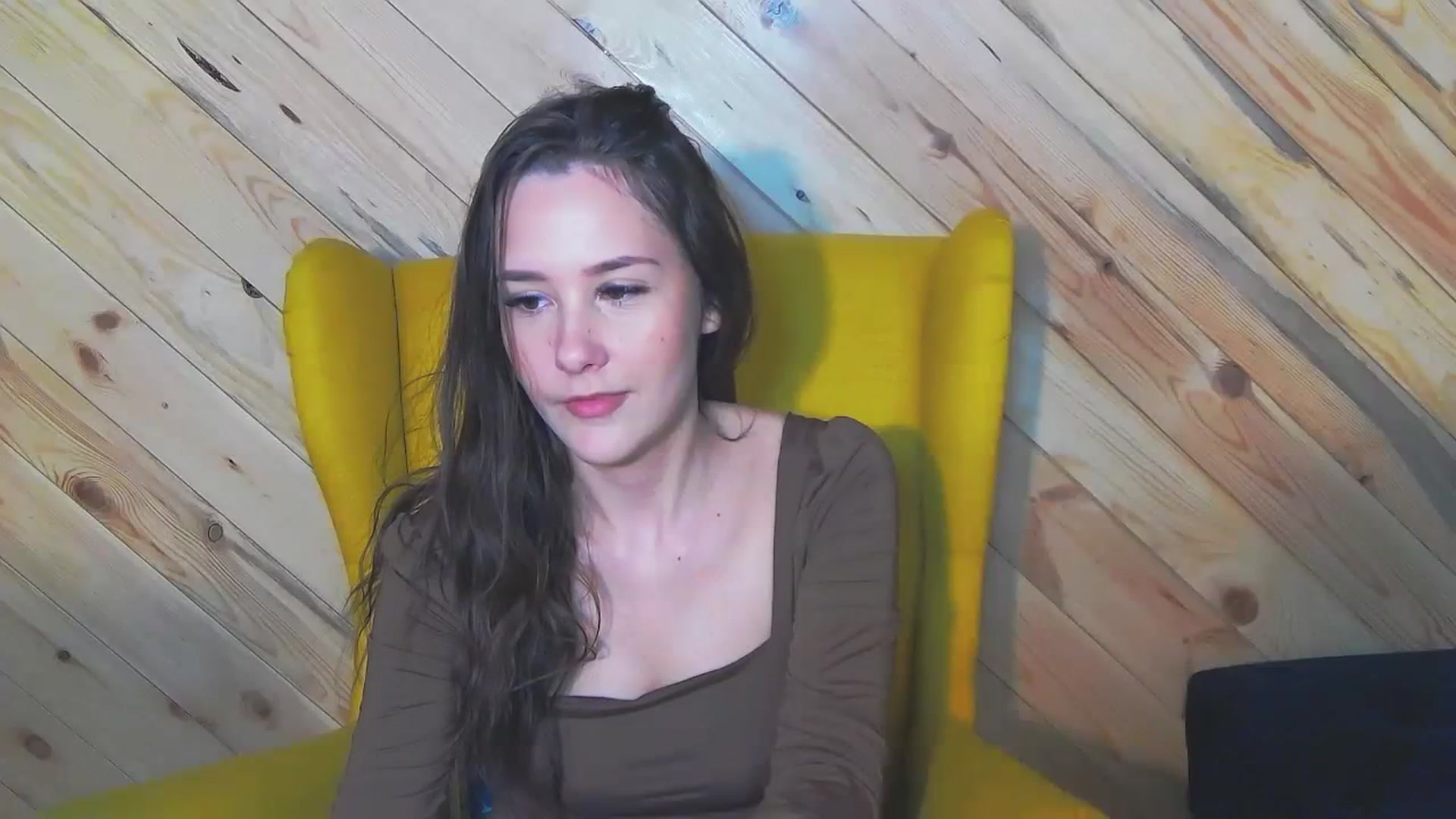 Gallery image thumbnail from Radiance's myfreecams stream on, 01/16/2024, 18:33 image 10 of 20