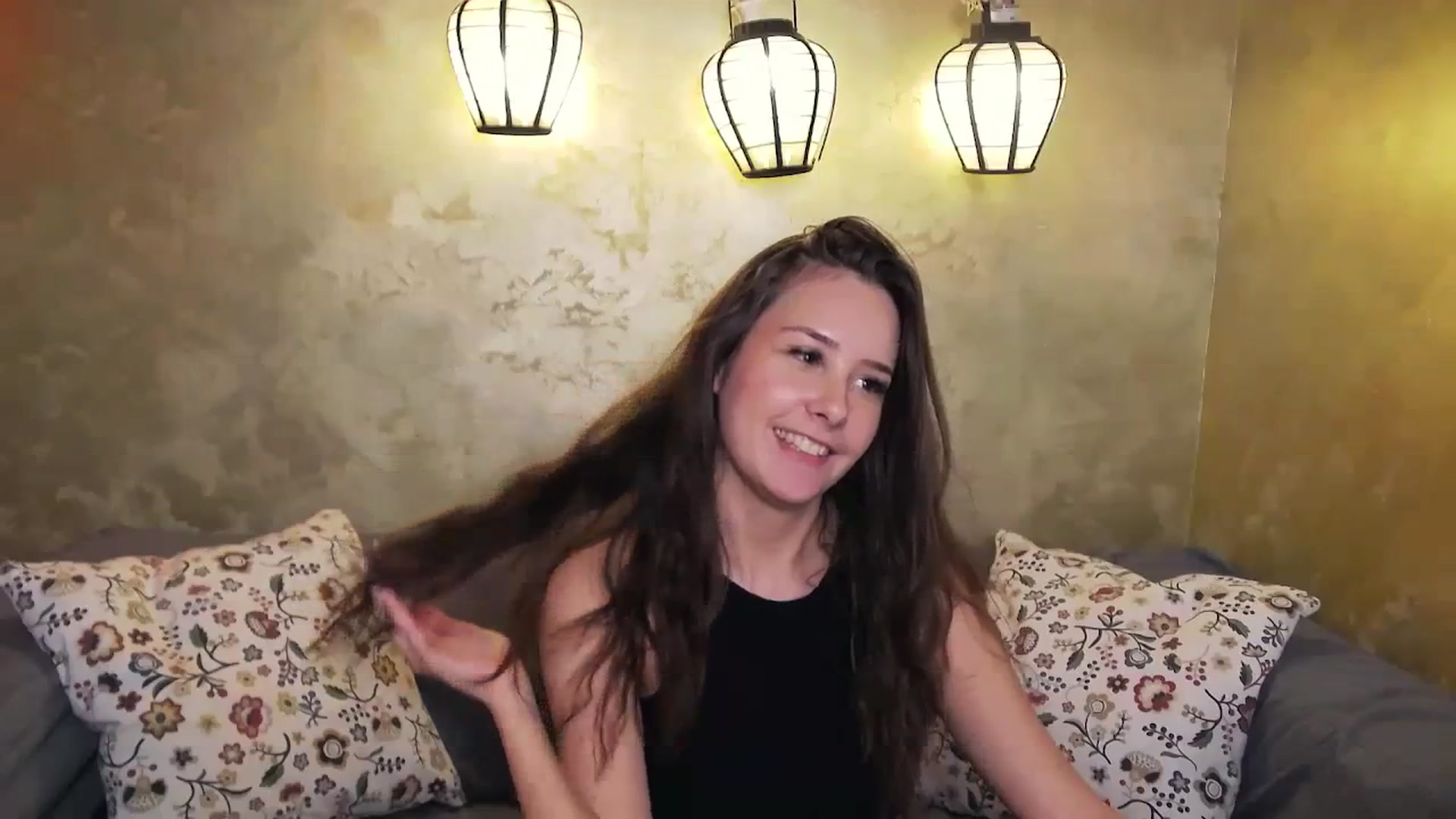 Gallery image thumbnail from Radiance's myfreecams stream on, 01/17/2024, 21:11 image 19 of 20